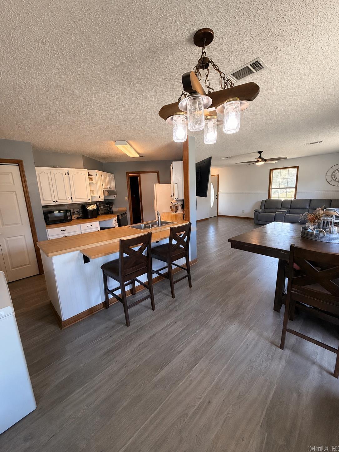 450 Pinewood Road Property Photo 4