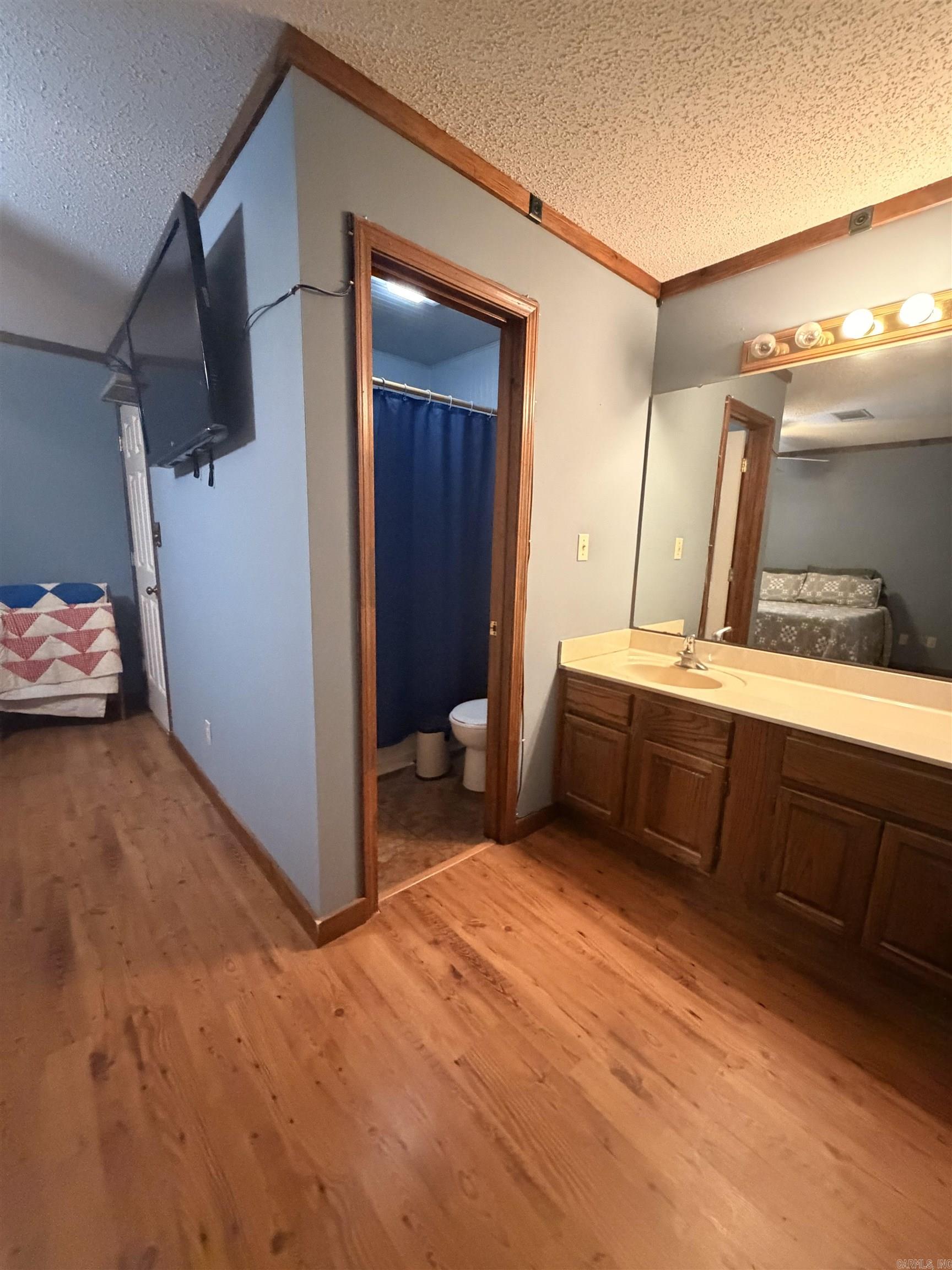 450 Pinewood Road Property Photo 9