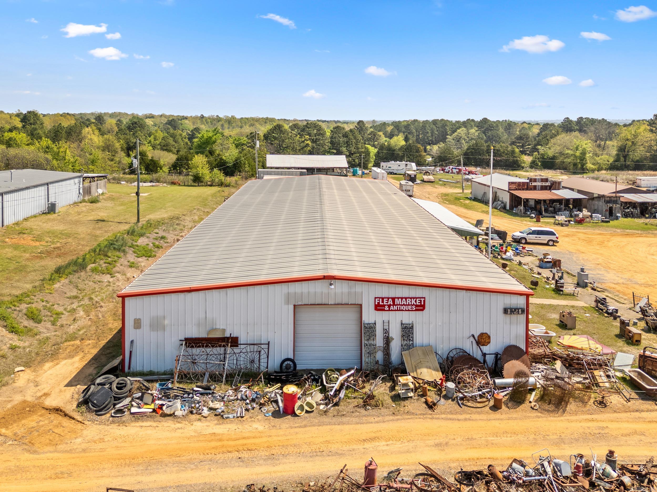 1524 Hwy 65 N Property Photo 3