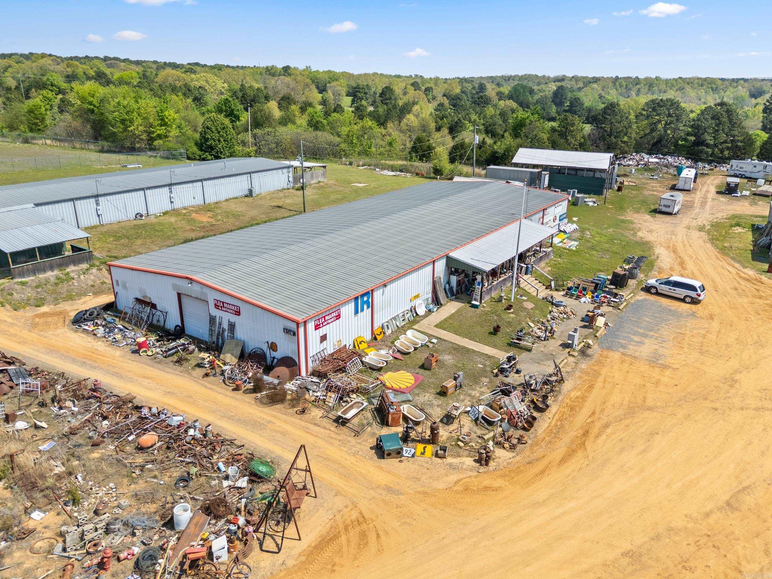1524 Hwy 65 N Property Photo 4
