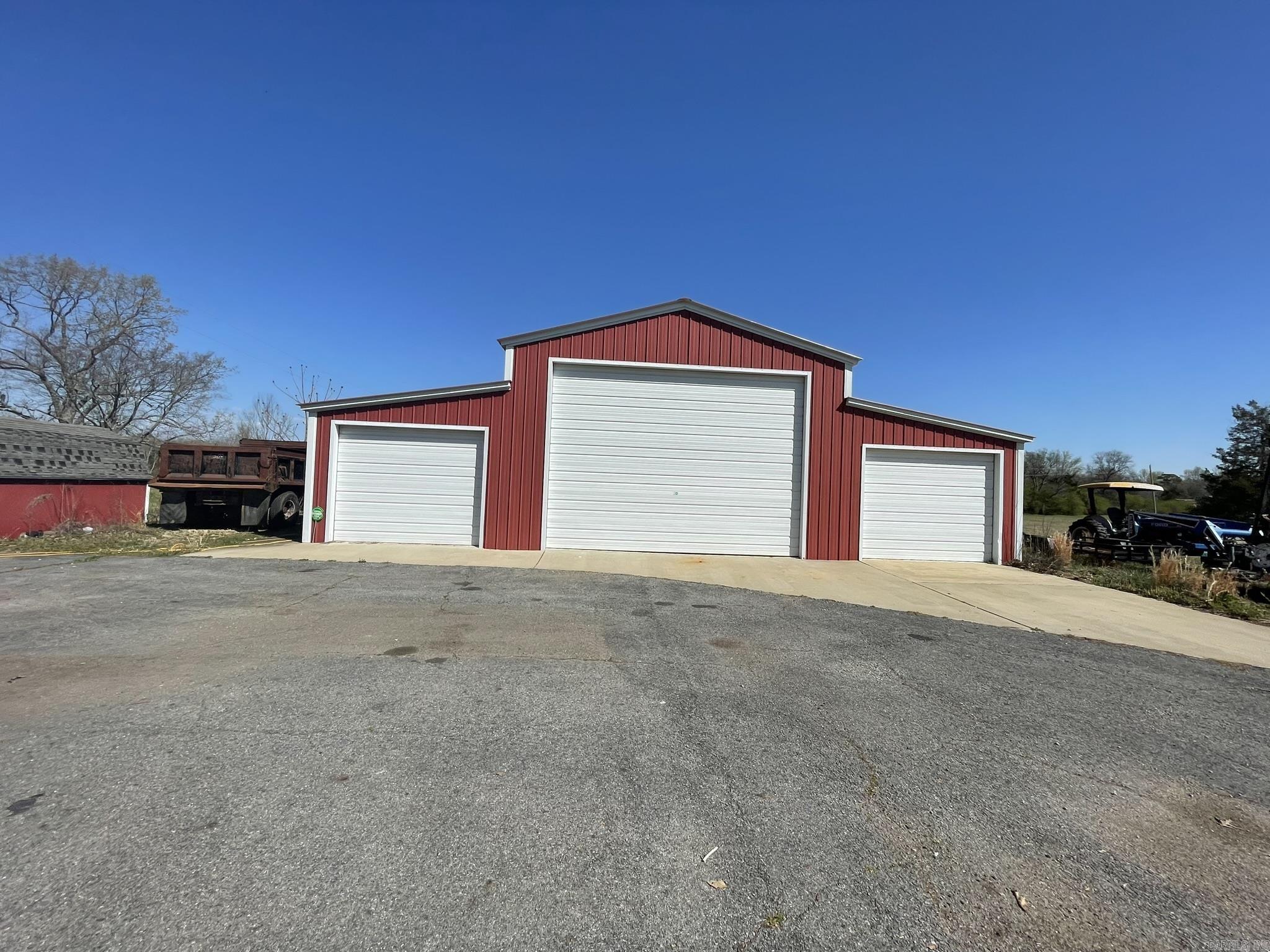 5099 Hwy 157 Property Photo 4