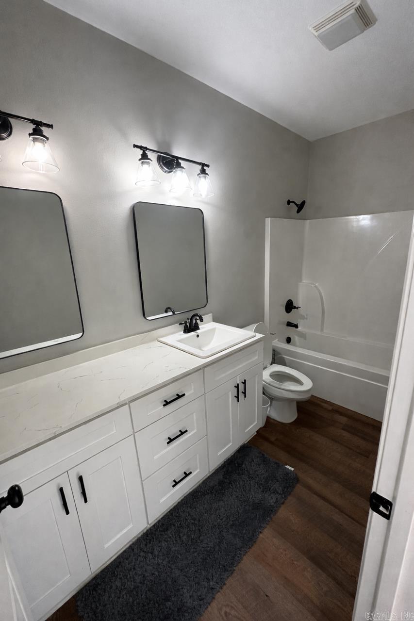 907 West Street Property Photo 19