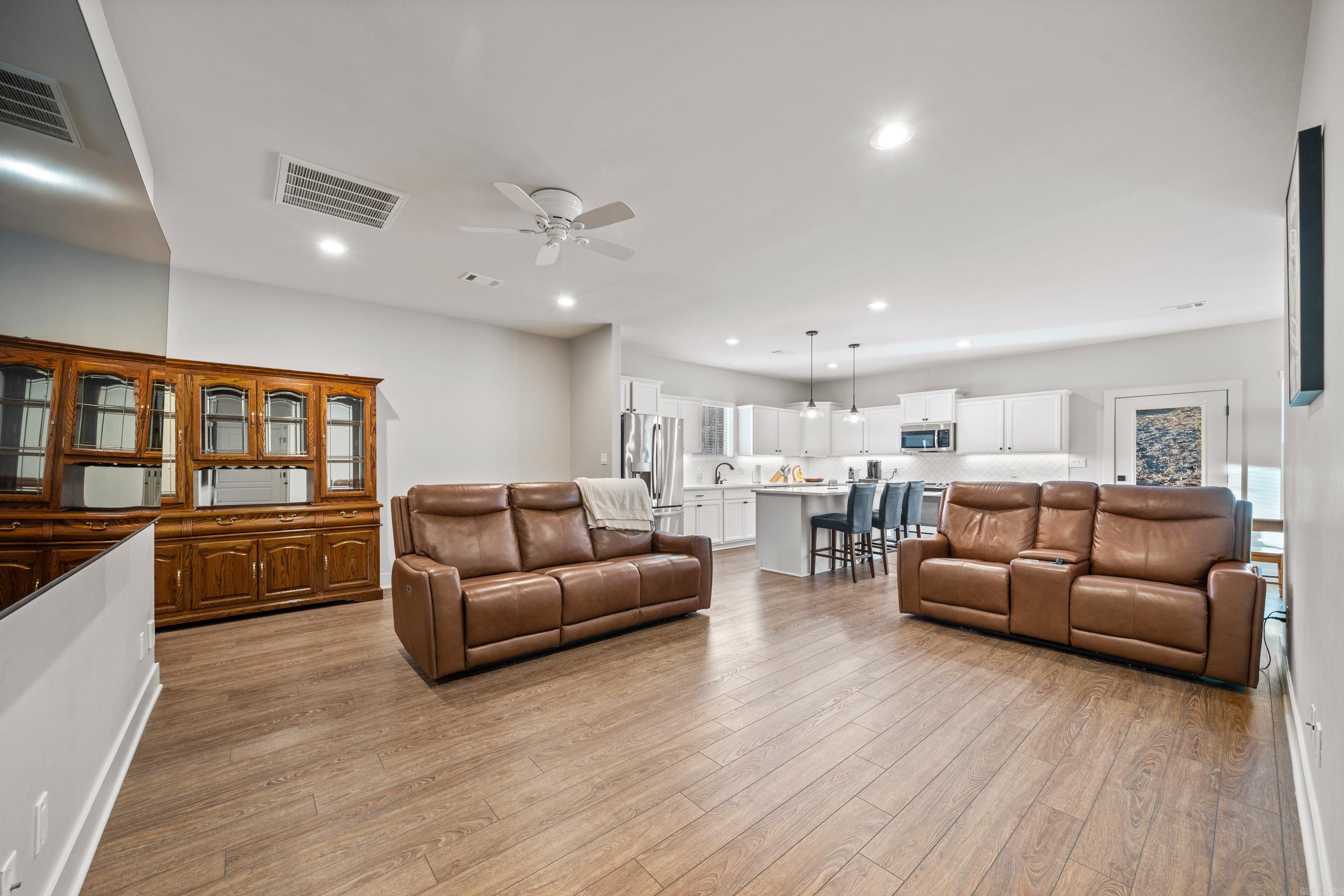 130 Clearwater Cove Property Photo 7