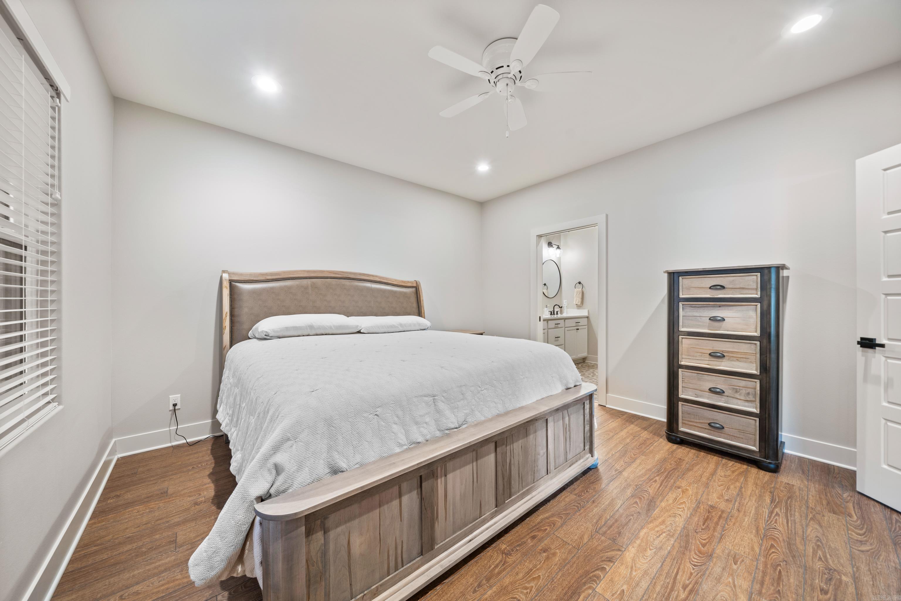 130 Clearwater Cove Property Photo 15