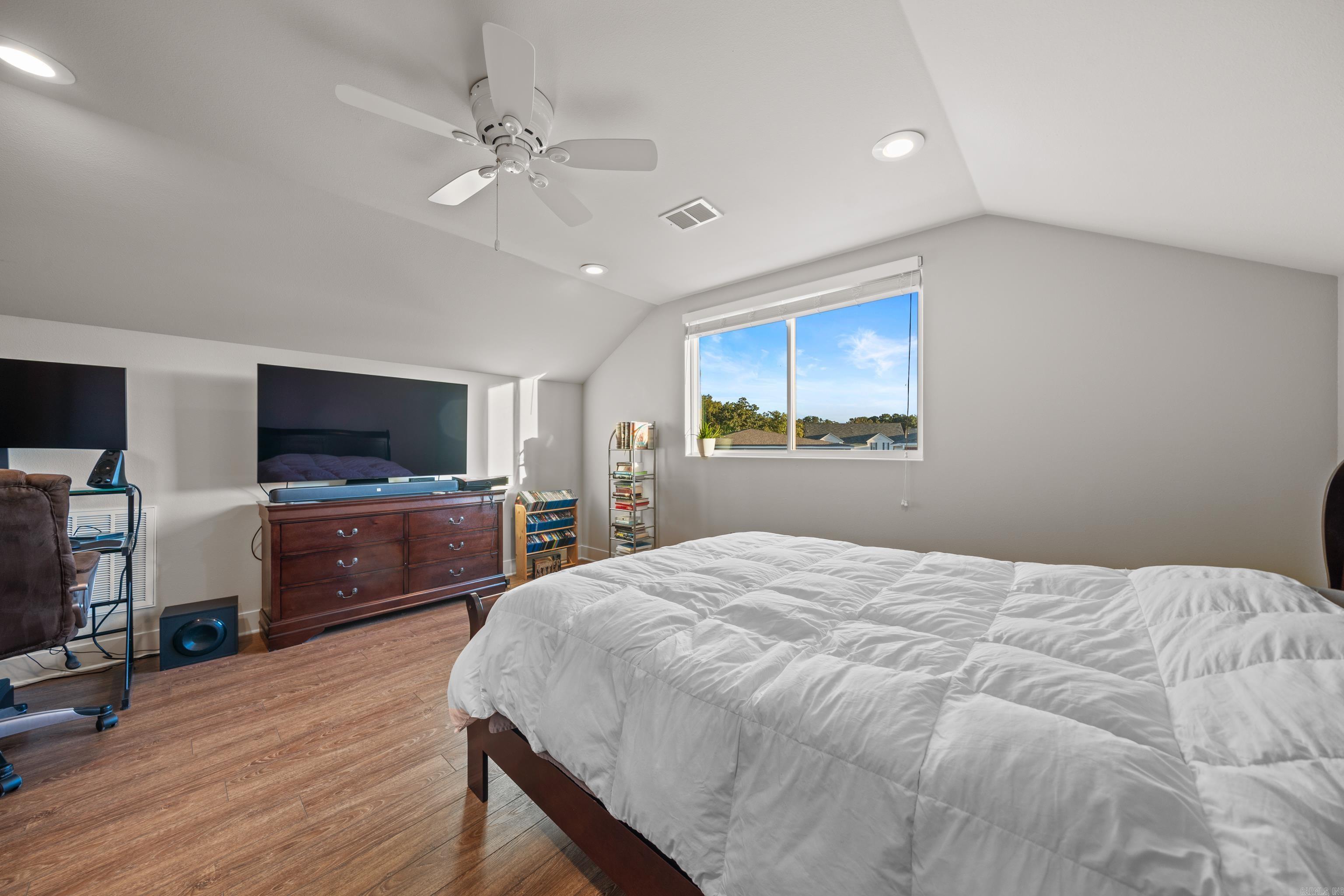 130 Clearwater Cove Property Photo 26