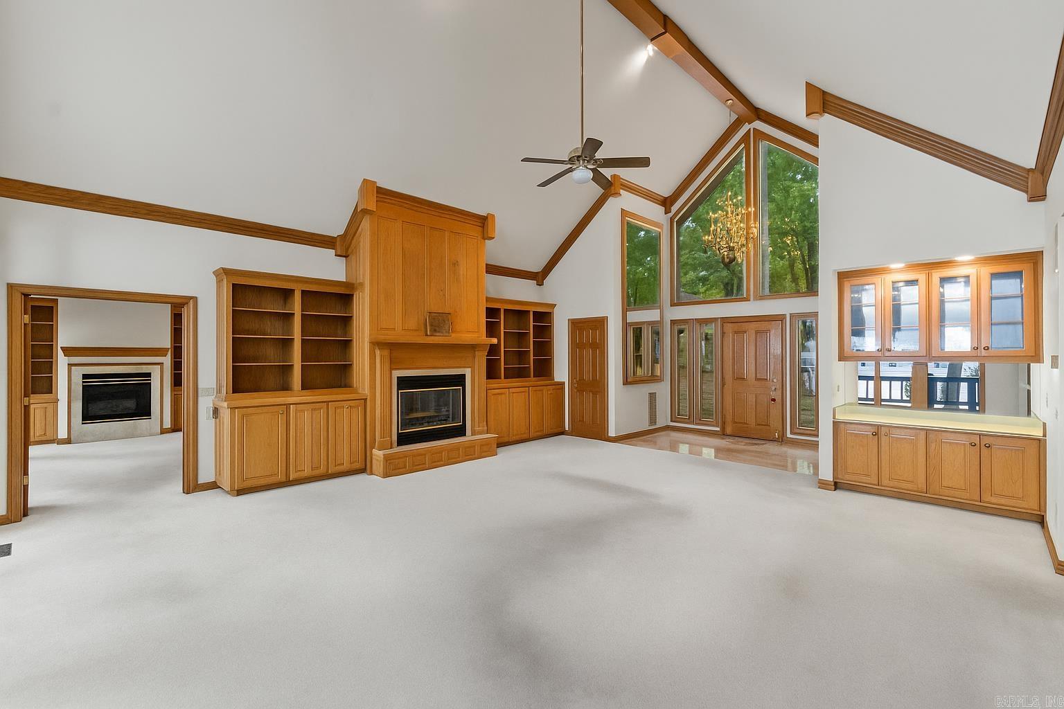 39 E Bluff Drive Property Photo 4