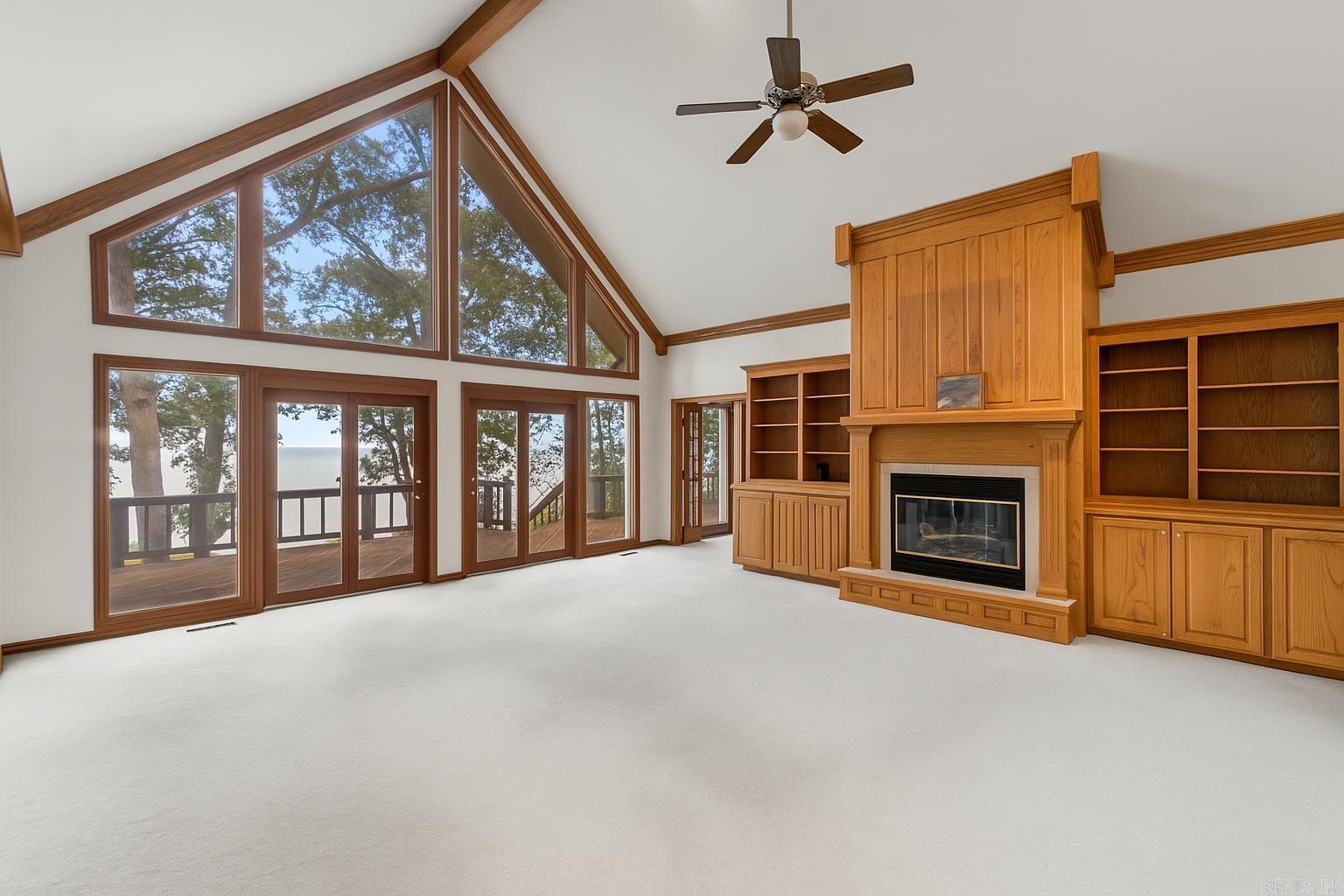 39 E Bluff Drive Property Photo 5