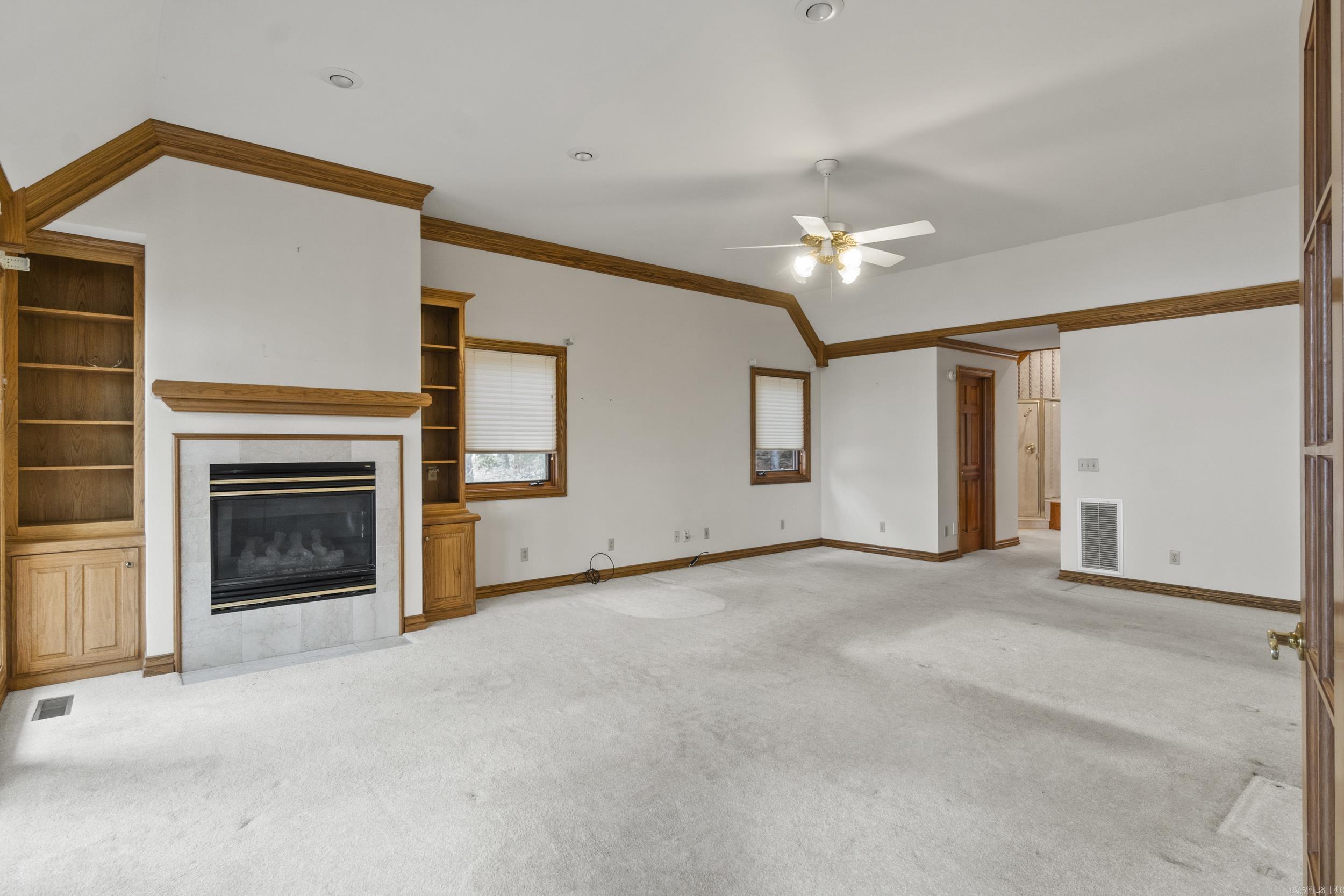 39 E Bluff Drive Property Photo 13
