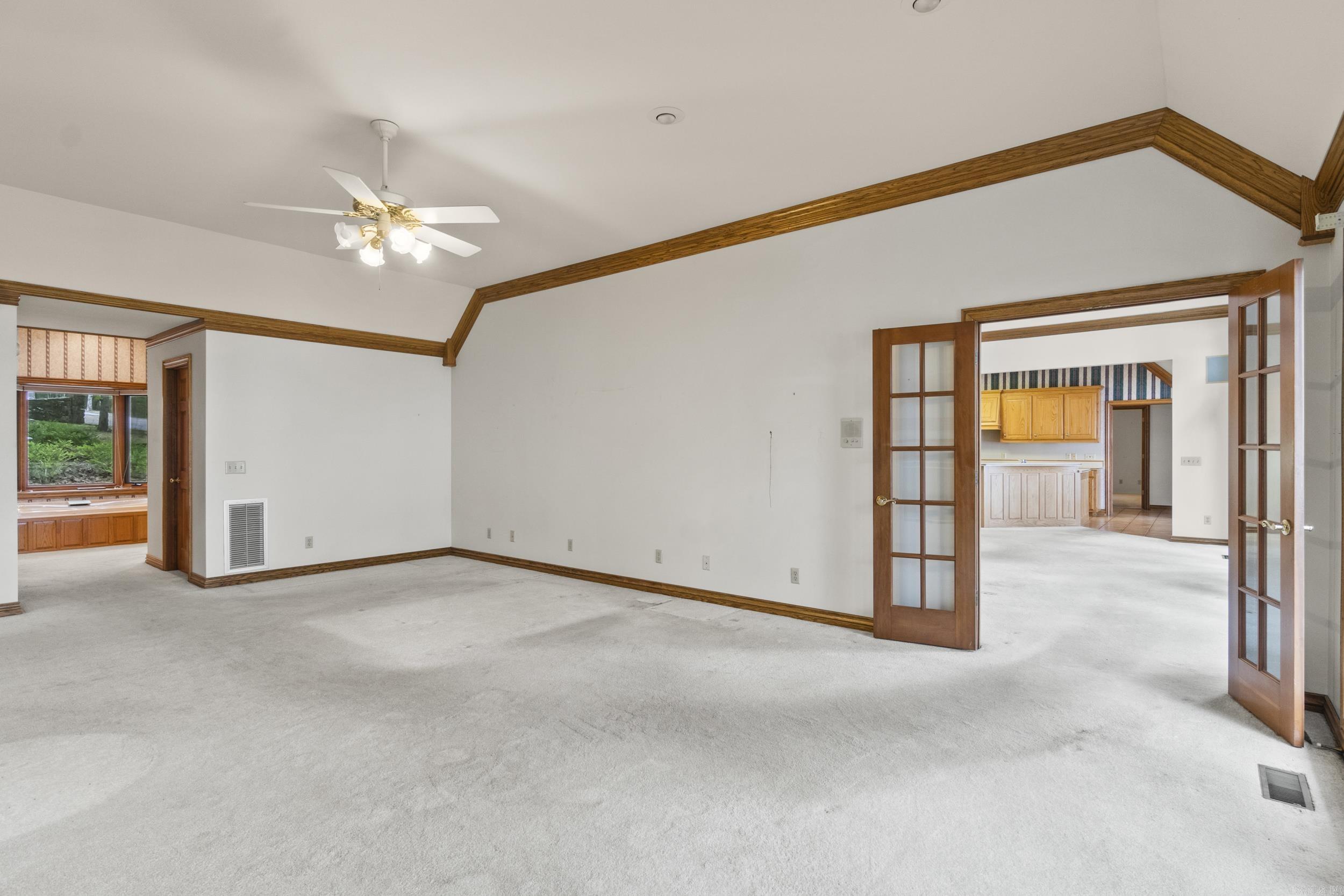 39 E Bluff Drive Property Photo 15