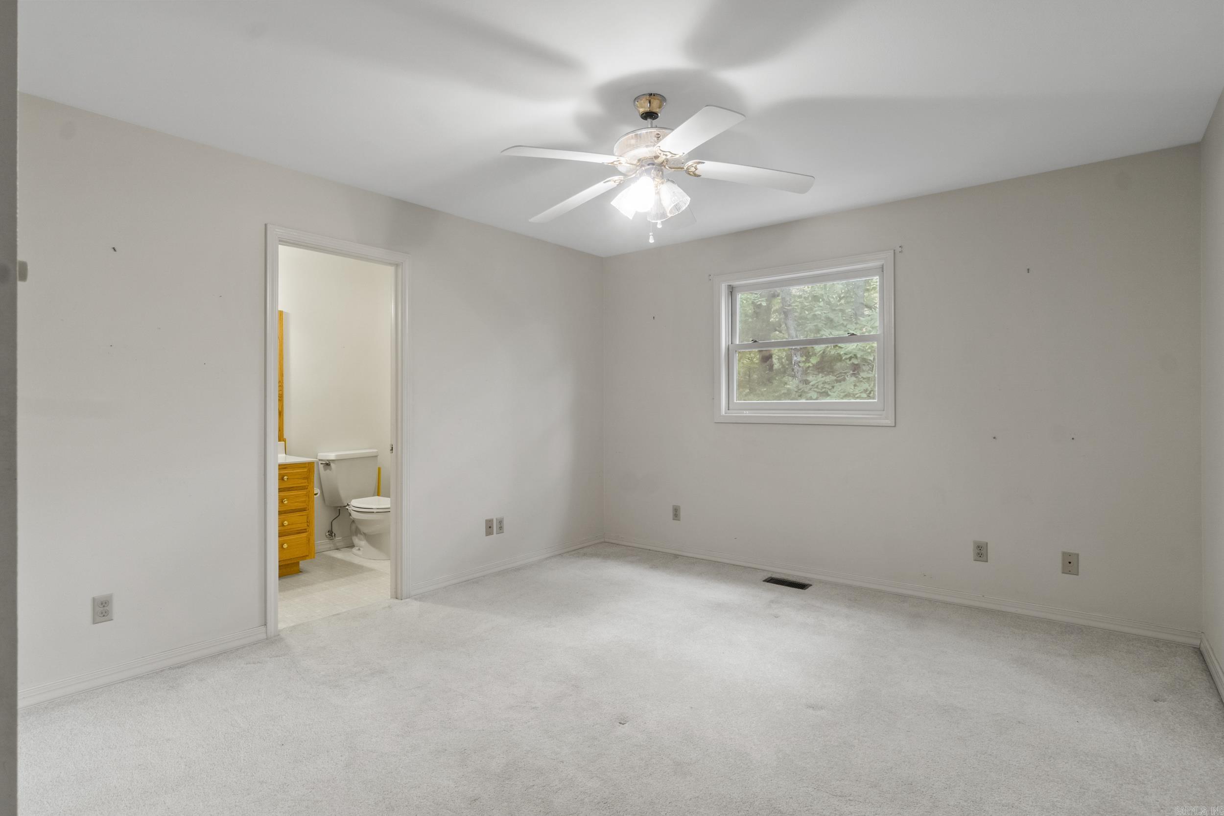 39 E Bluff Drive Property Photo 19