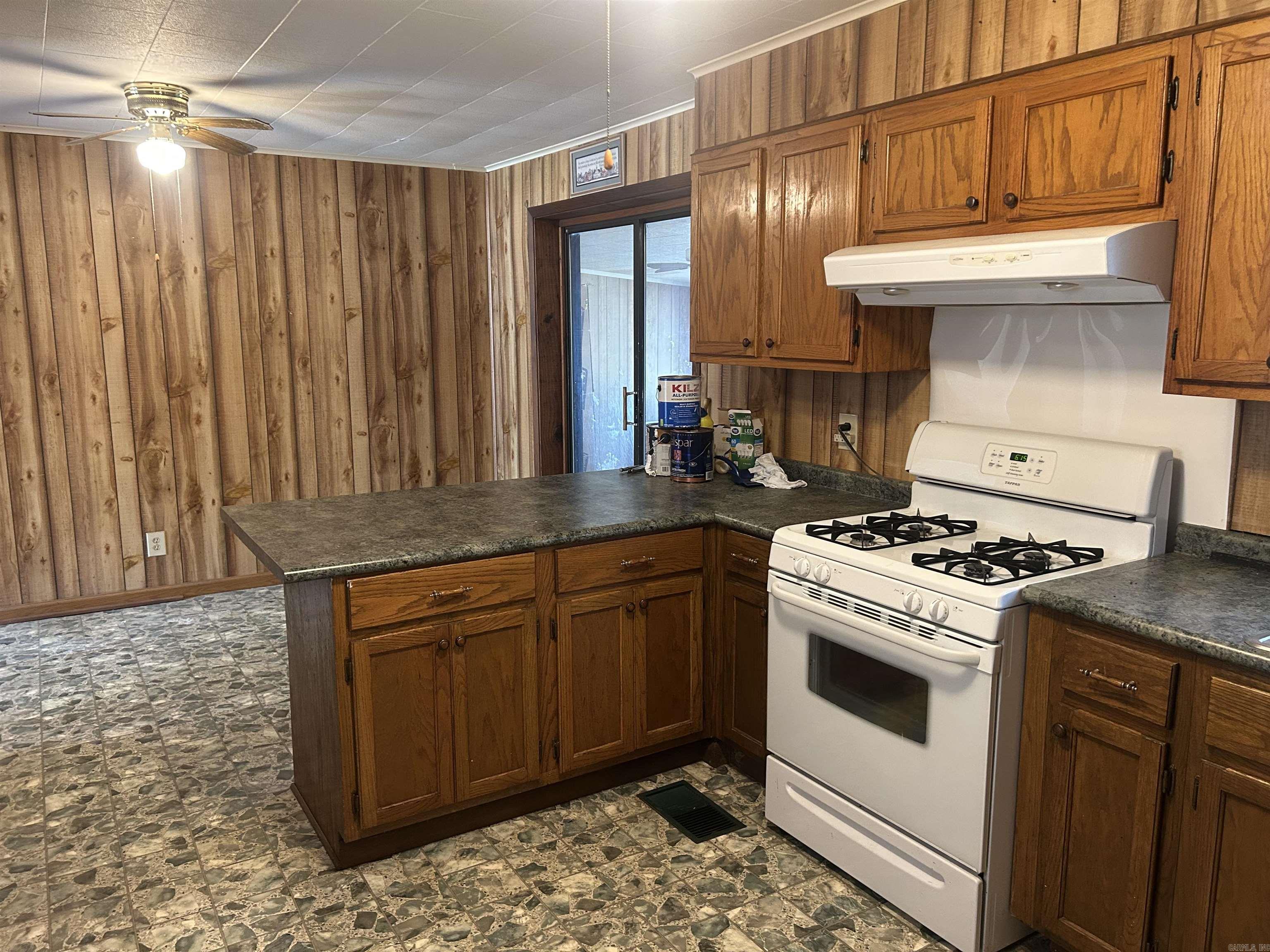 210 Broad St Property Photo 4