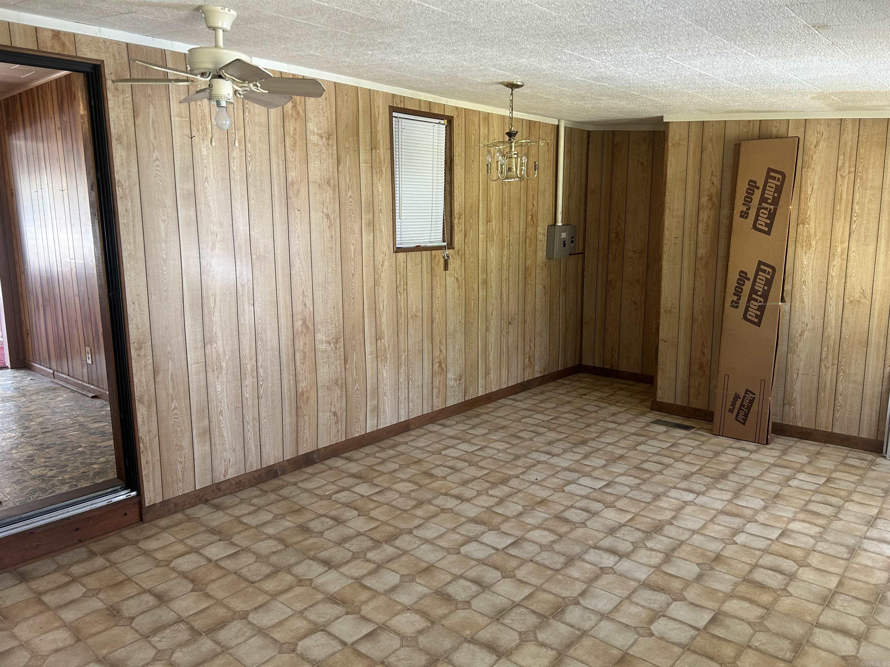 210 Broad St Property Photo 5