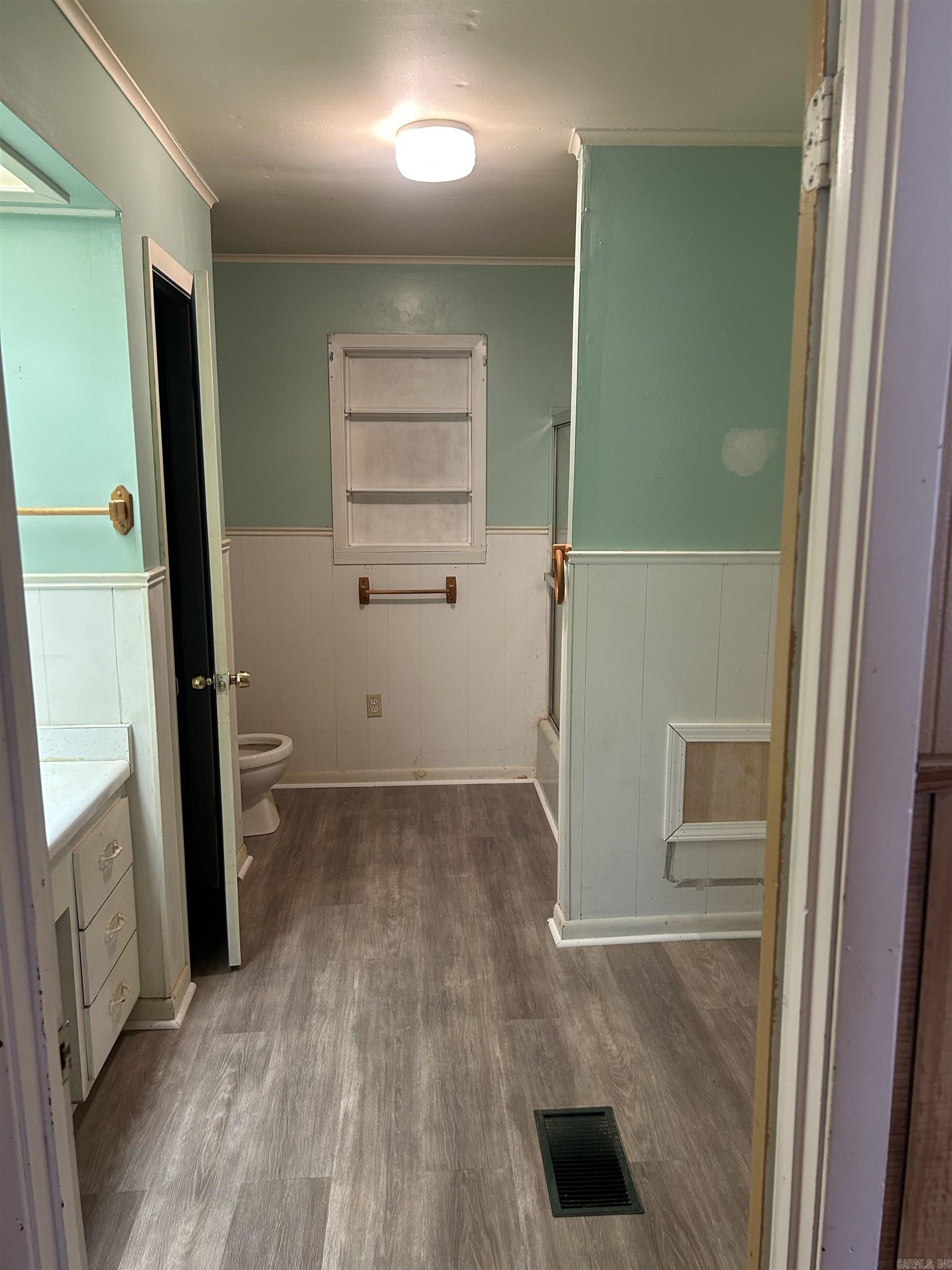 210 Broad St Property Photo 8