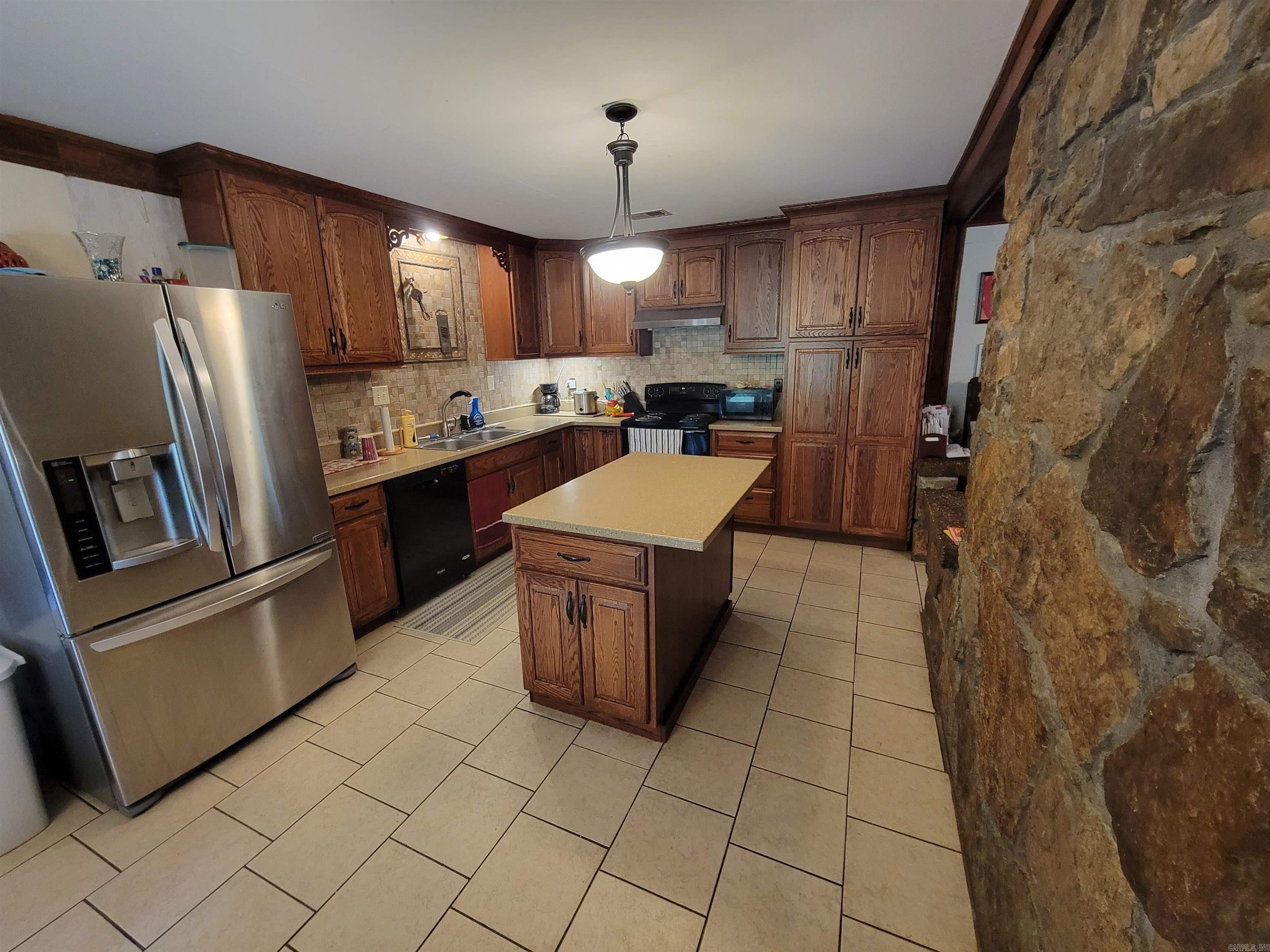 16 Western Hills Property Photo 5