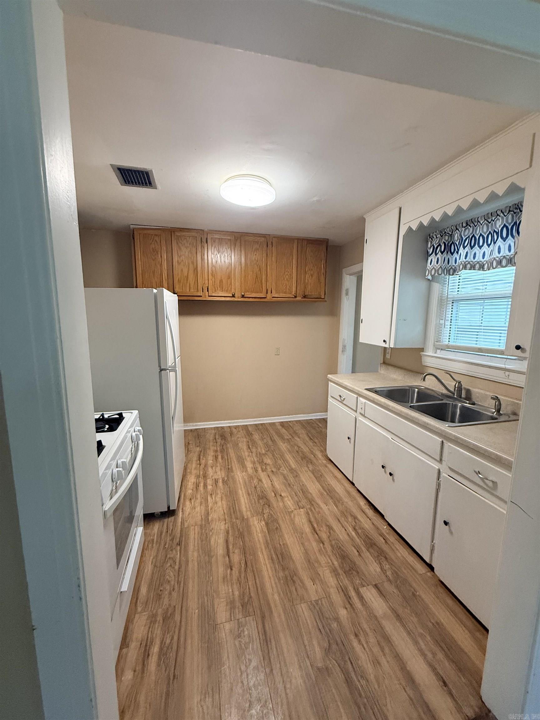 4300 W 9th Street Property Photo 8