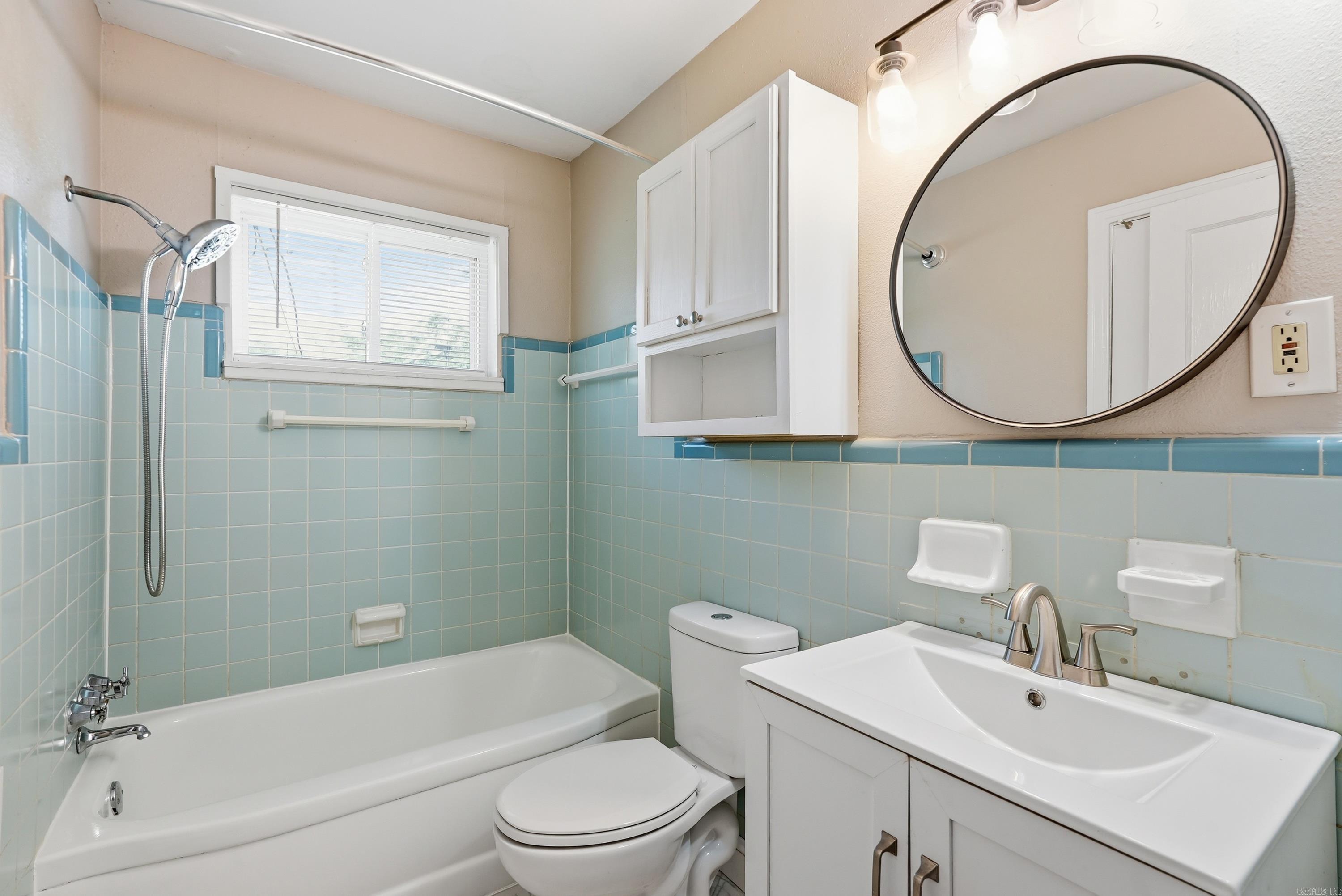 1318 S Summit Street Property Photo 10