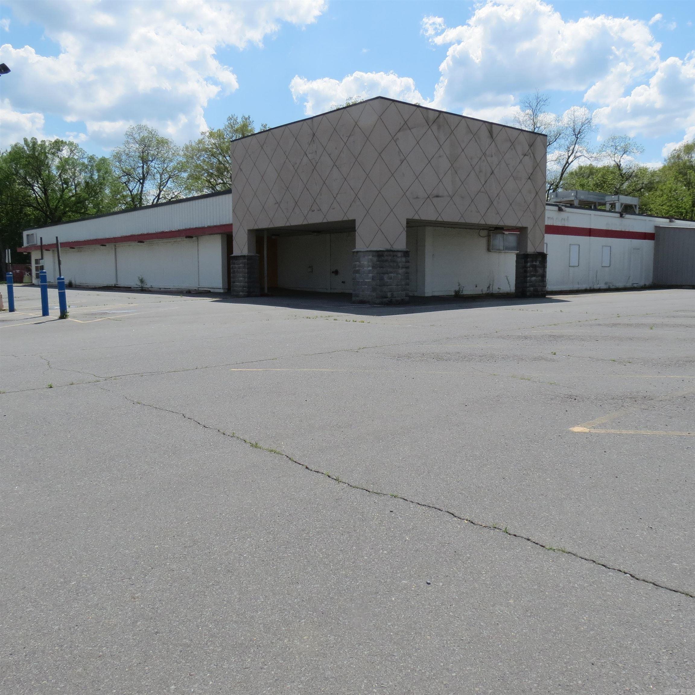 600 S Ash Street Property Photo 1
