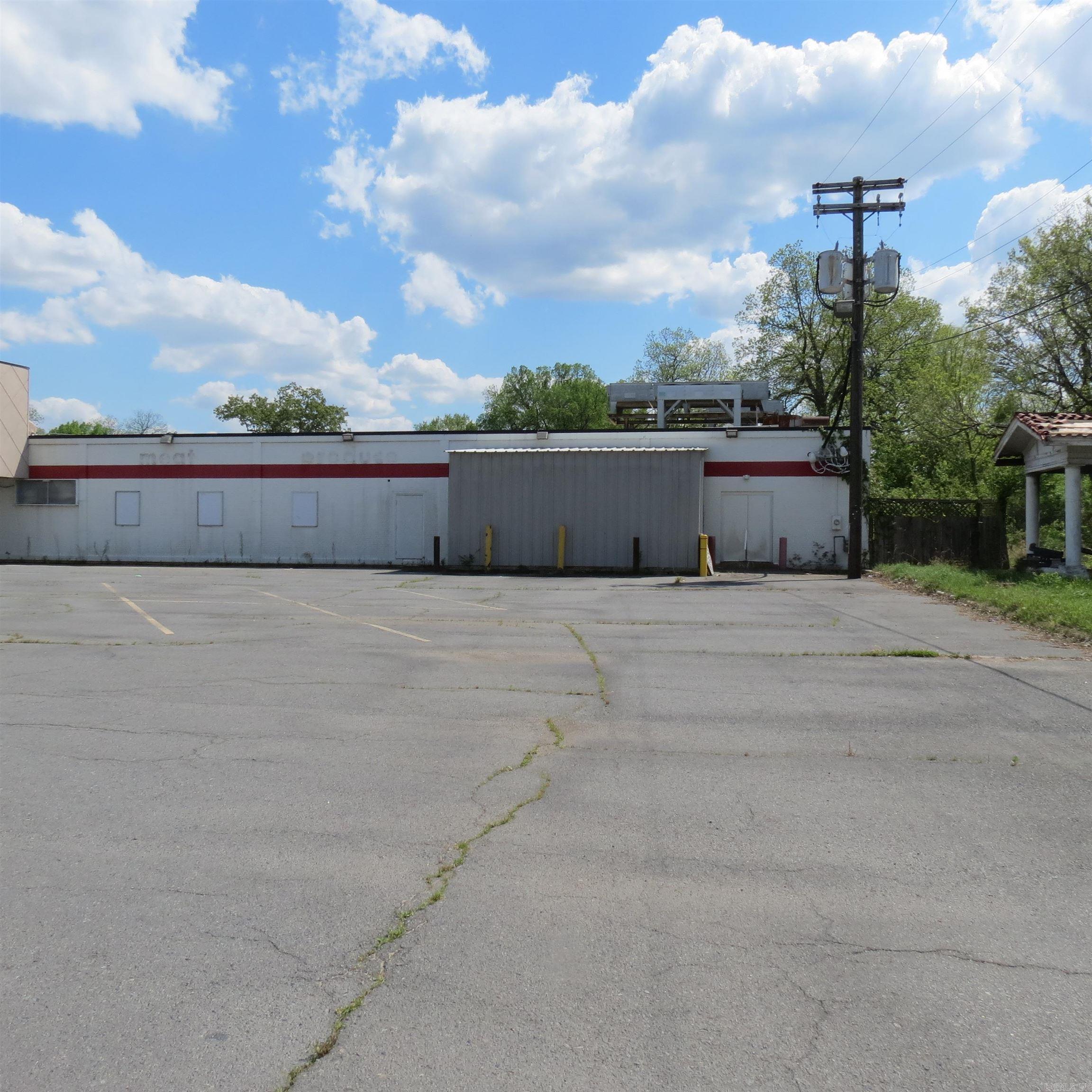 600 S Ash Street Property Photo 4