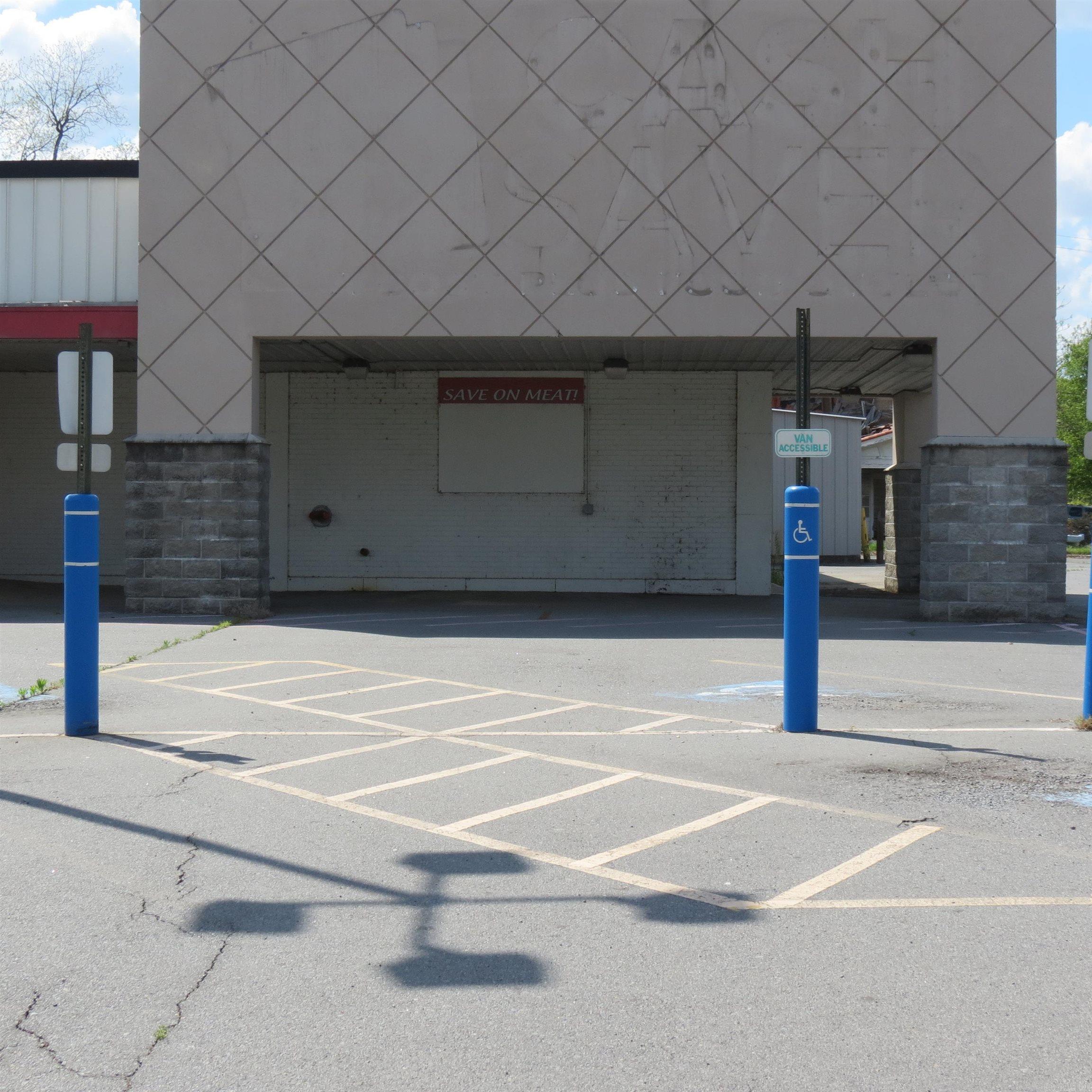 600 S Ash Street Property Photo 5