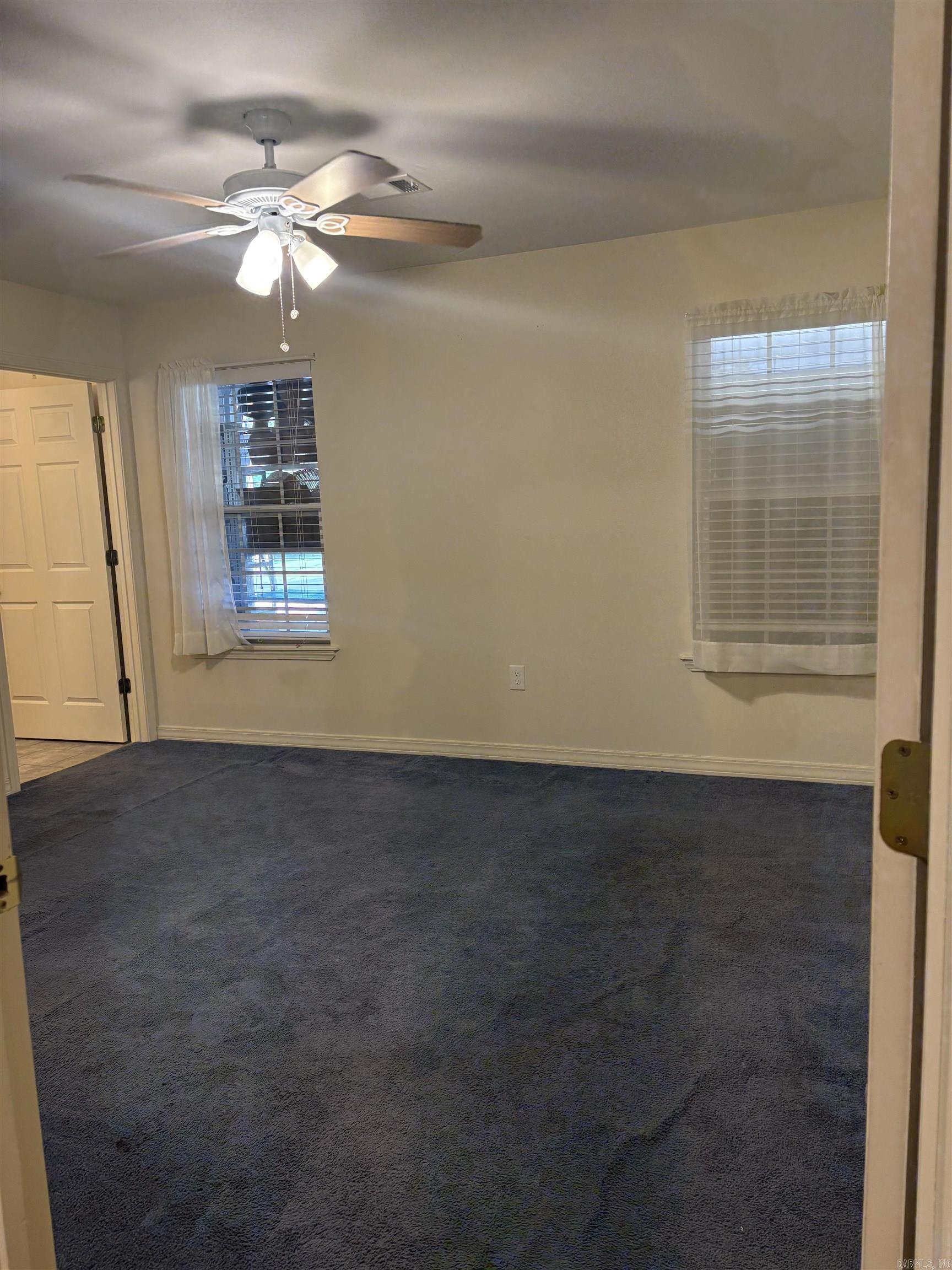 529 W Grove St. Property Photo 10