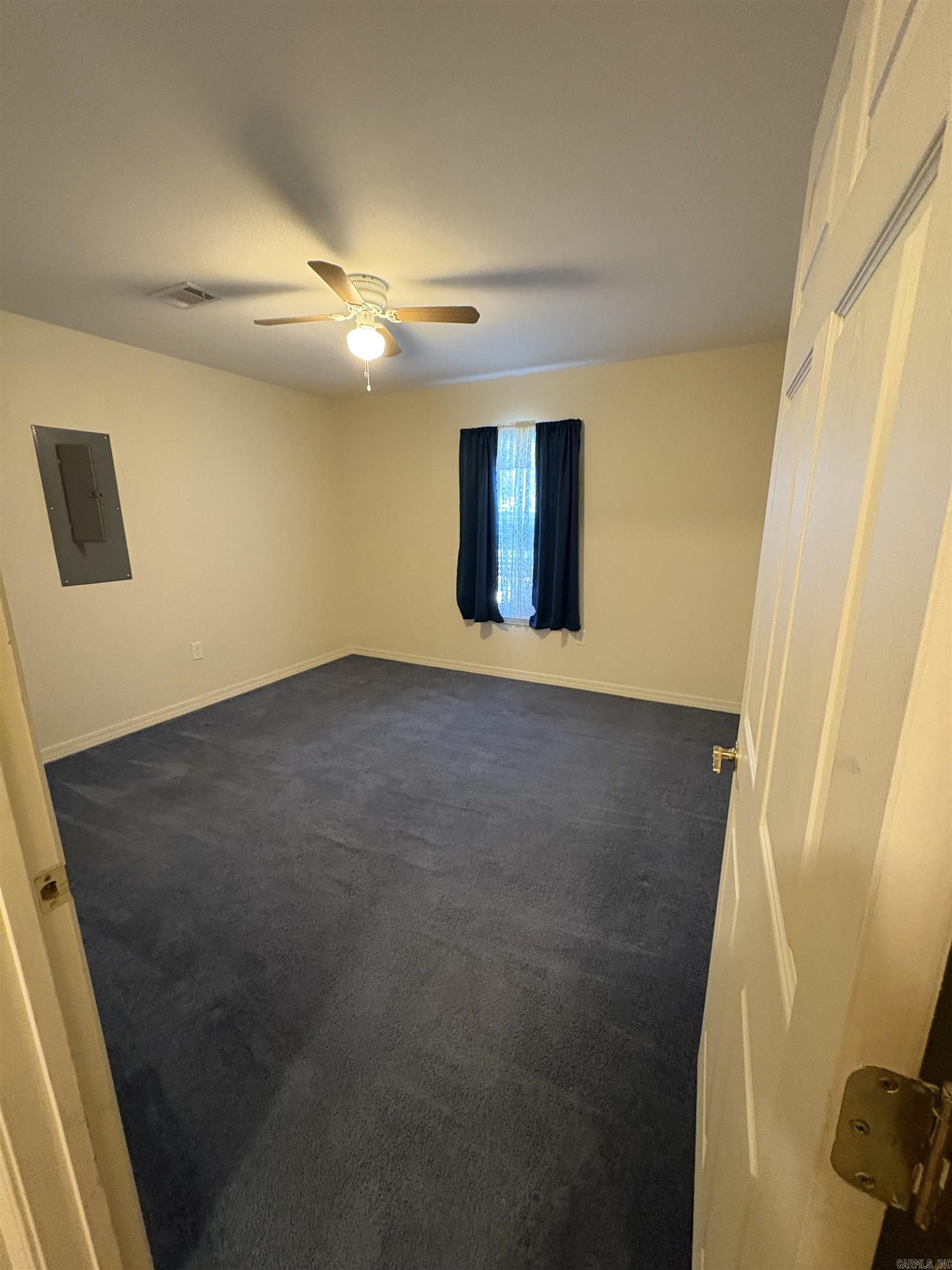 529 W Grove St. Property Photo 11