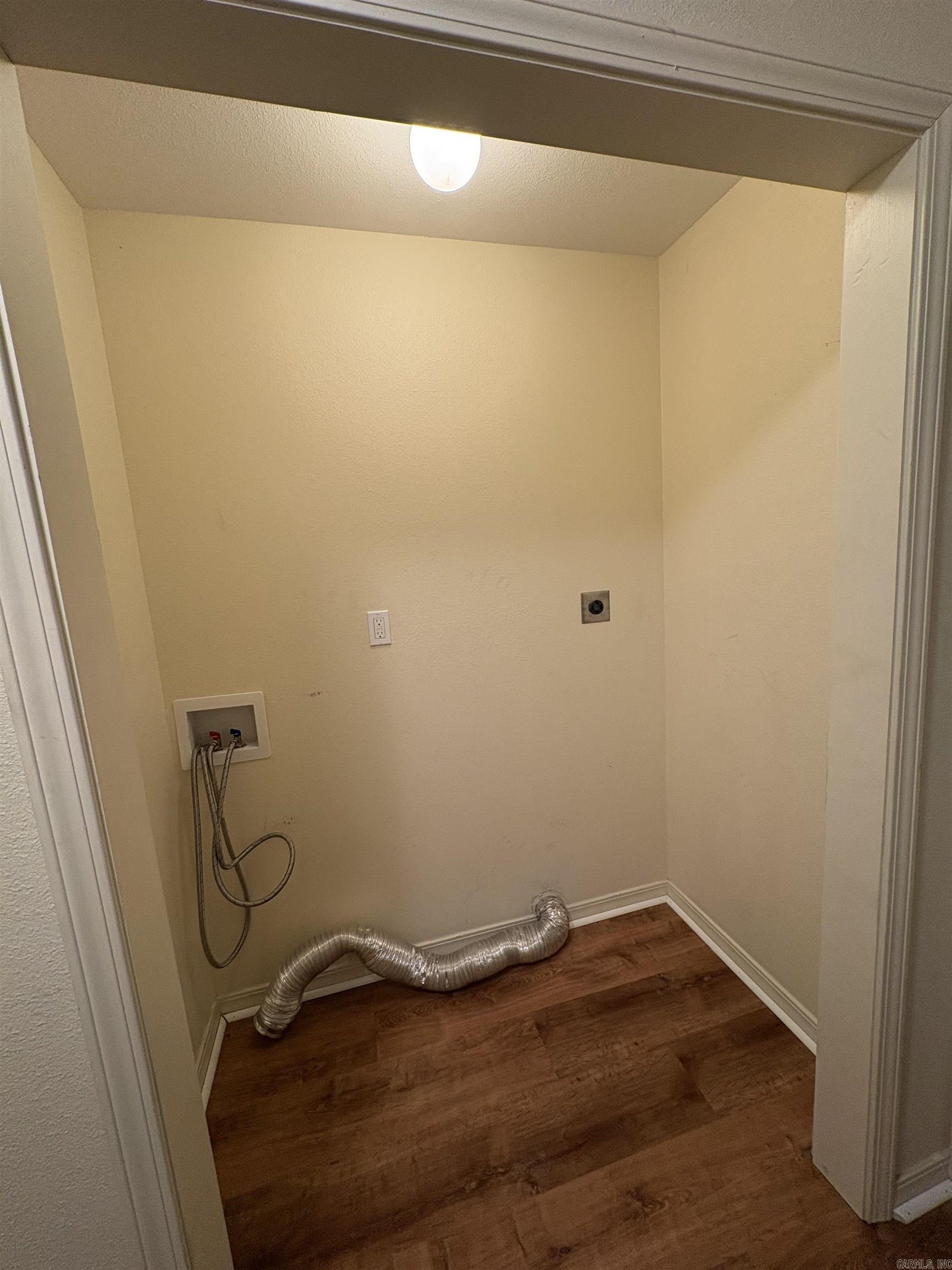 529 W Grove St. Property Photo 12