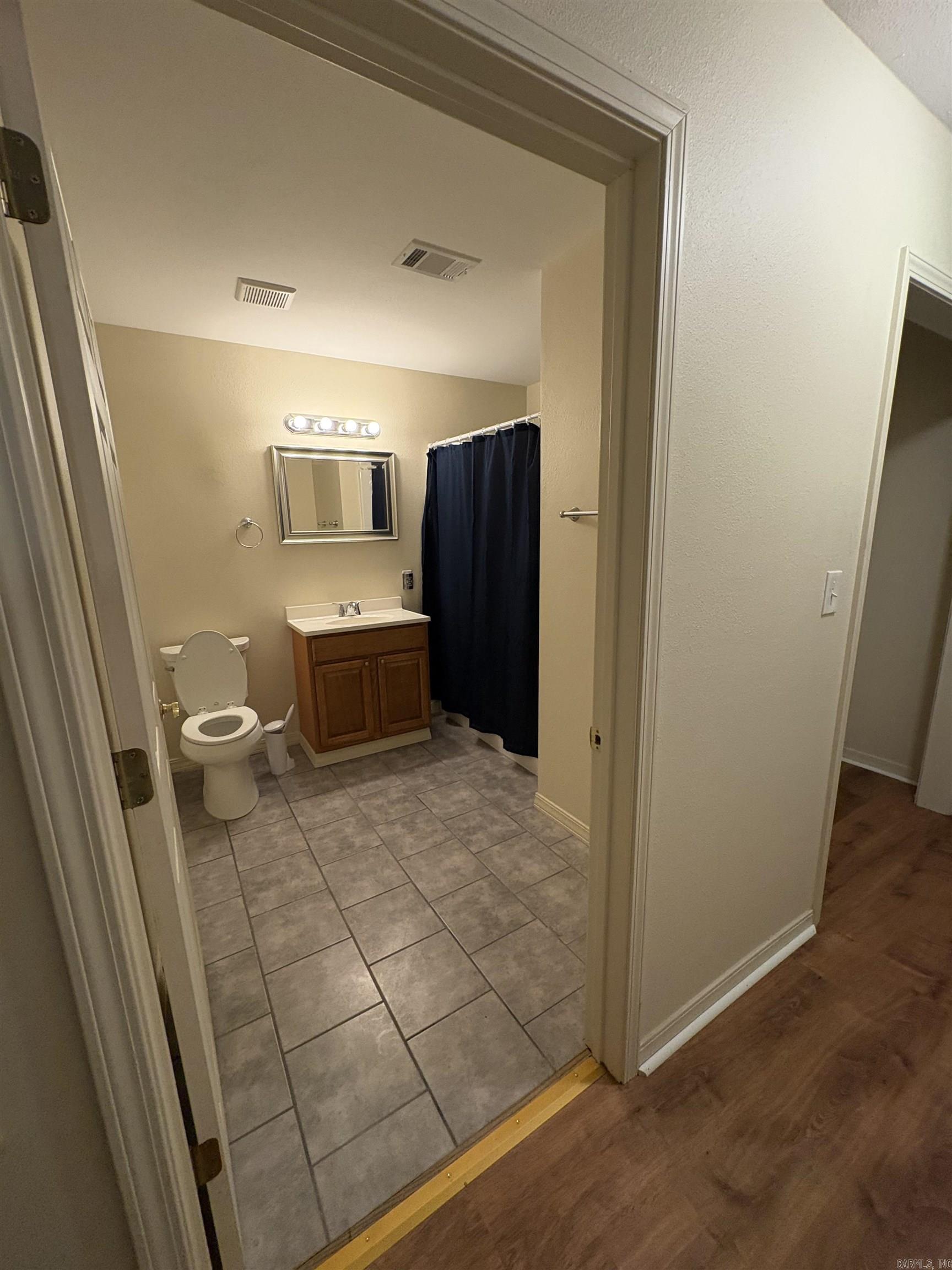529 W Grove St. Property Photo 14