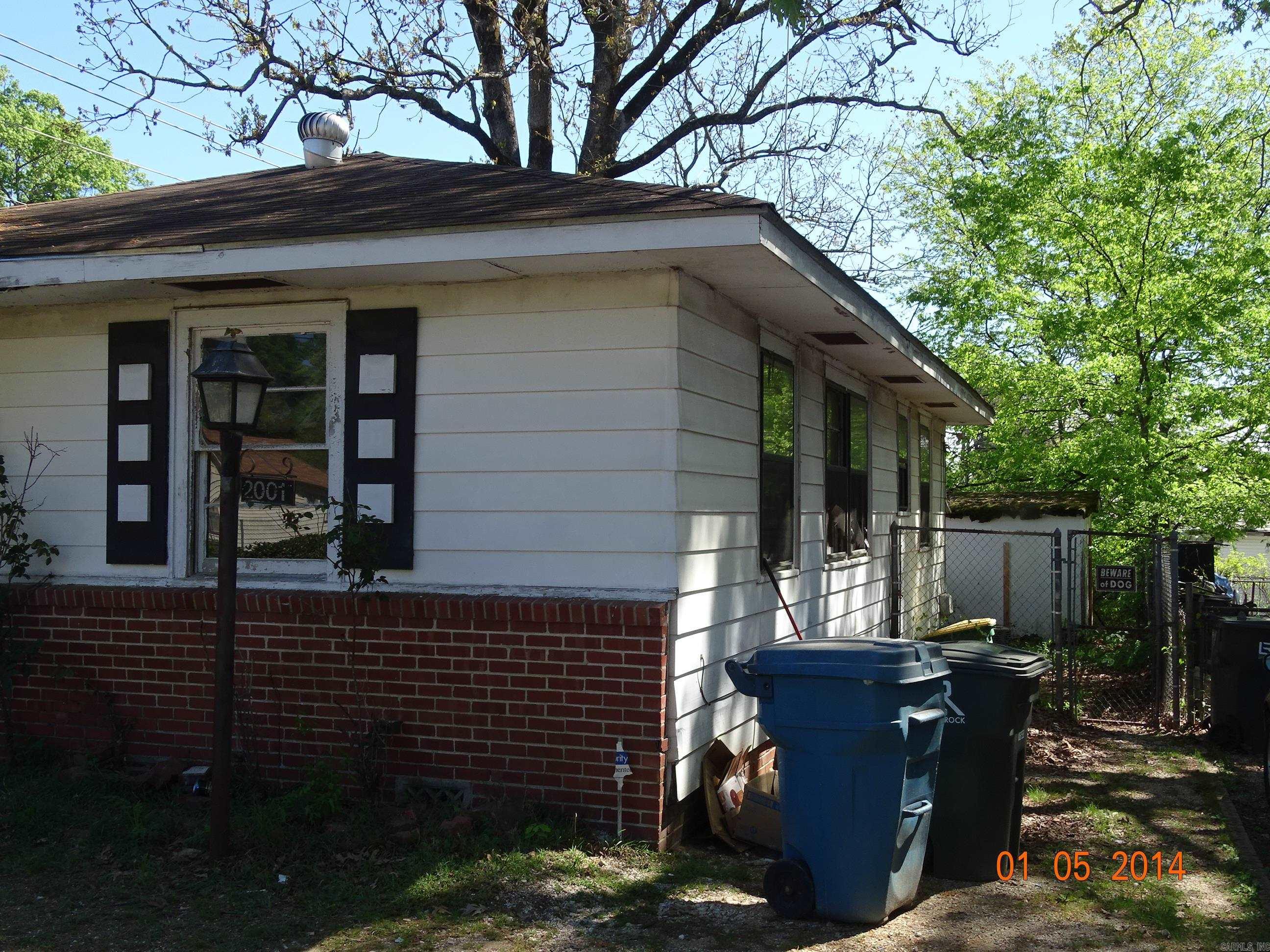 2001 Brown Street Property Photo 2