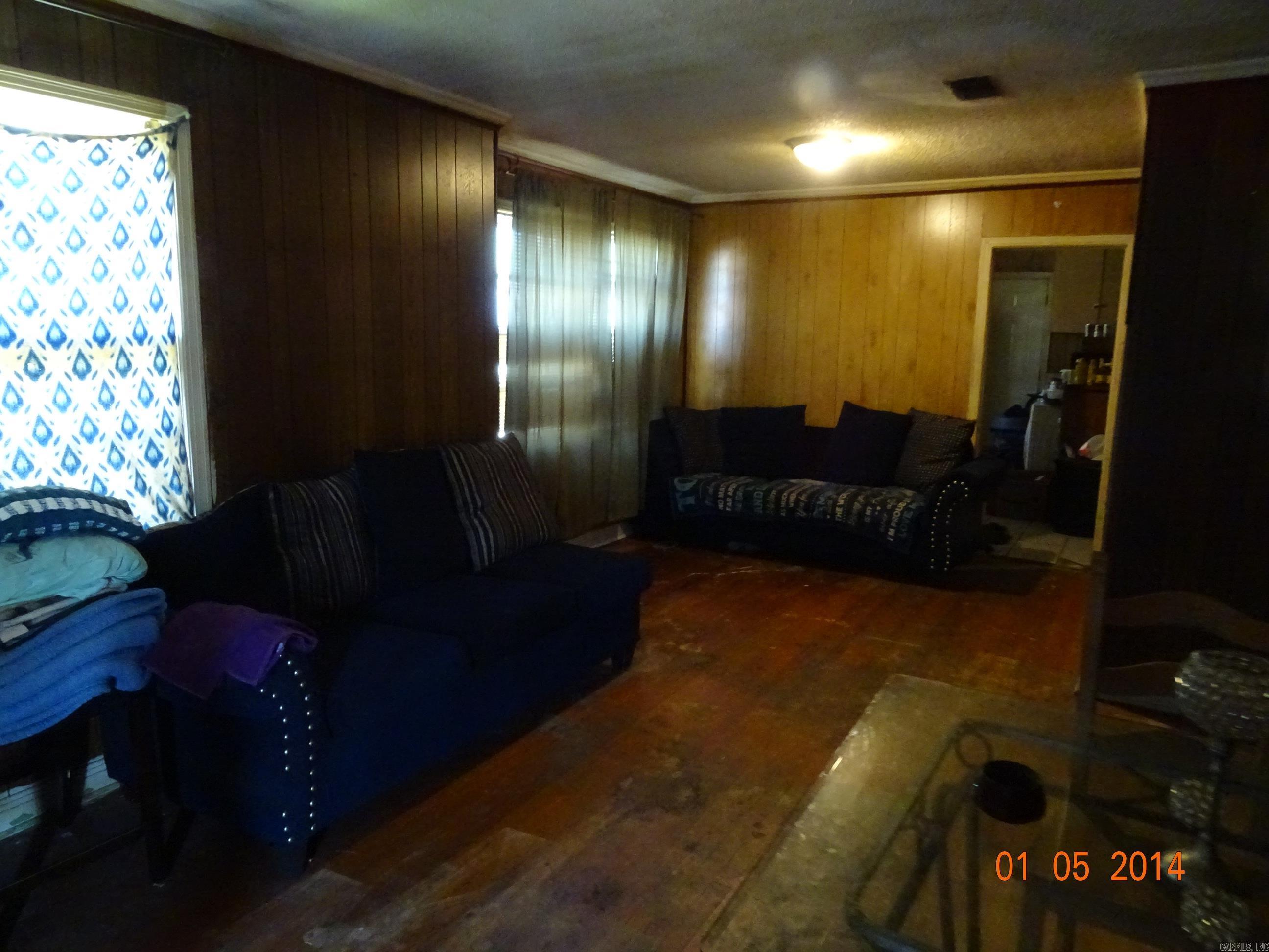 2001 Brown Street Property Photo 4