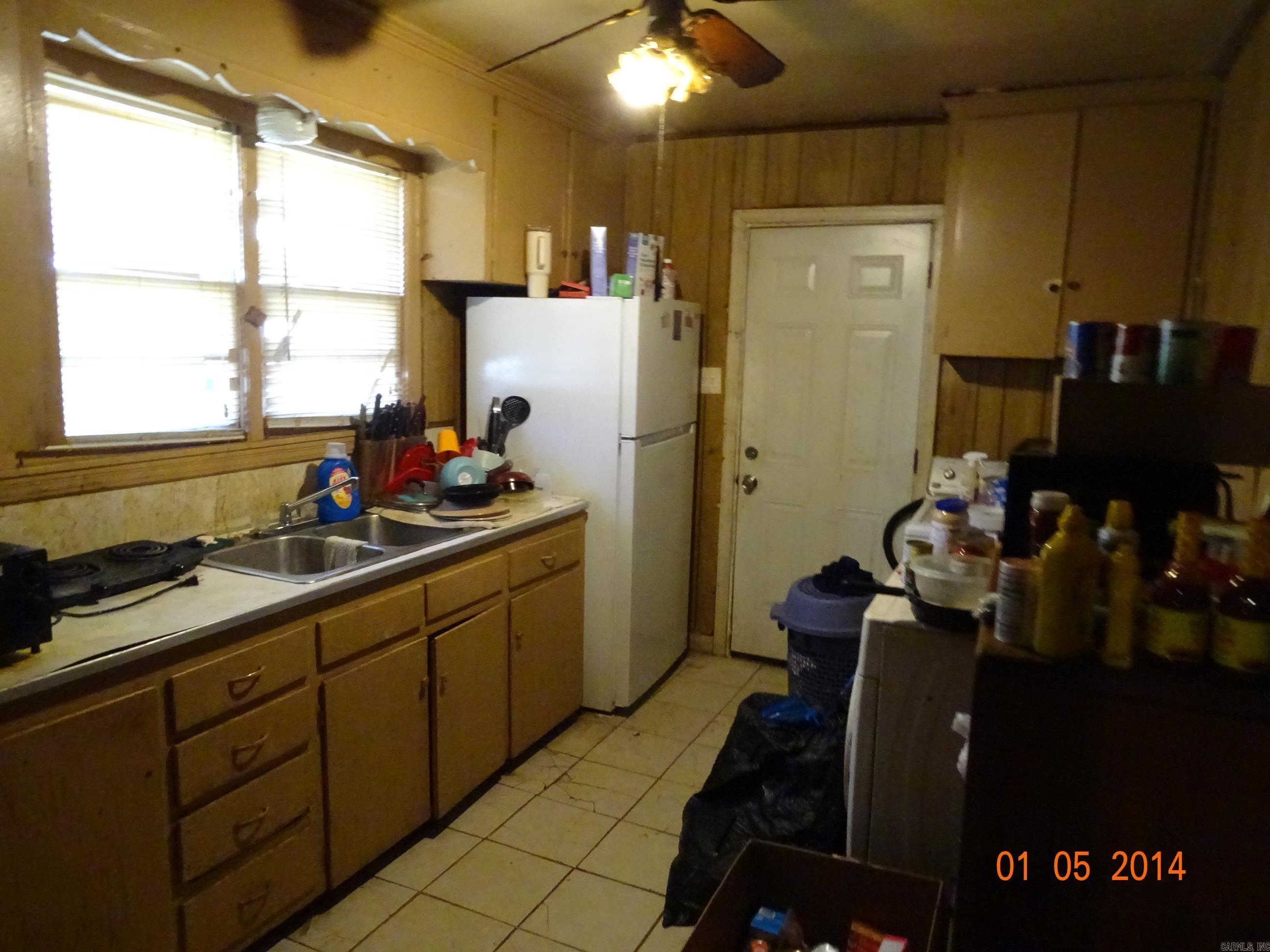 2001 Brown Street Property Photo 5