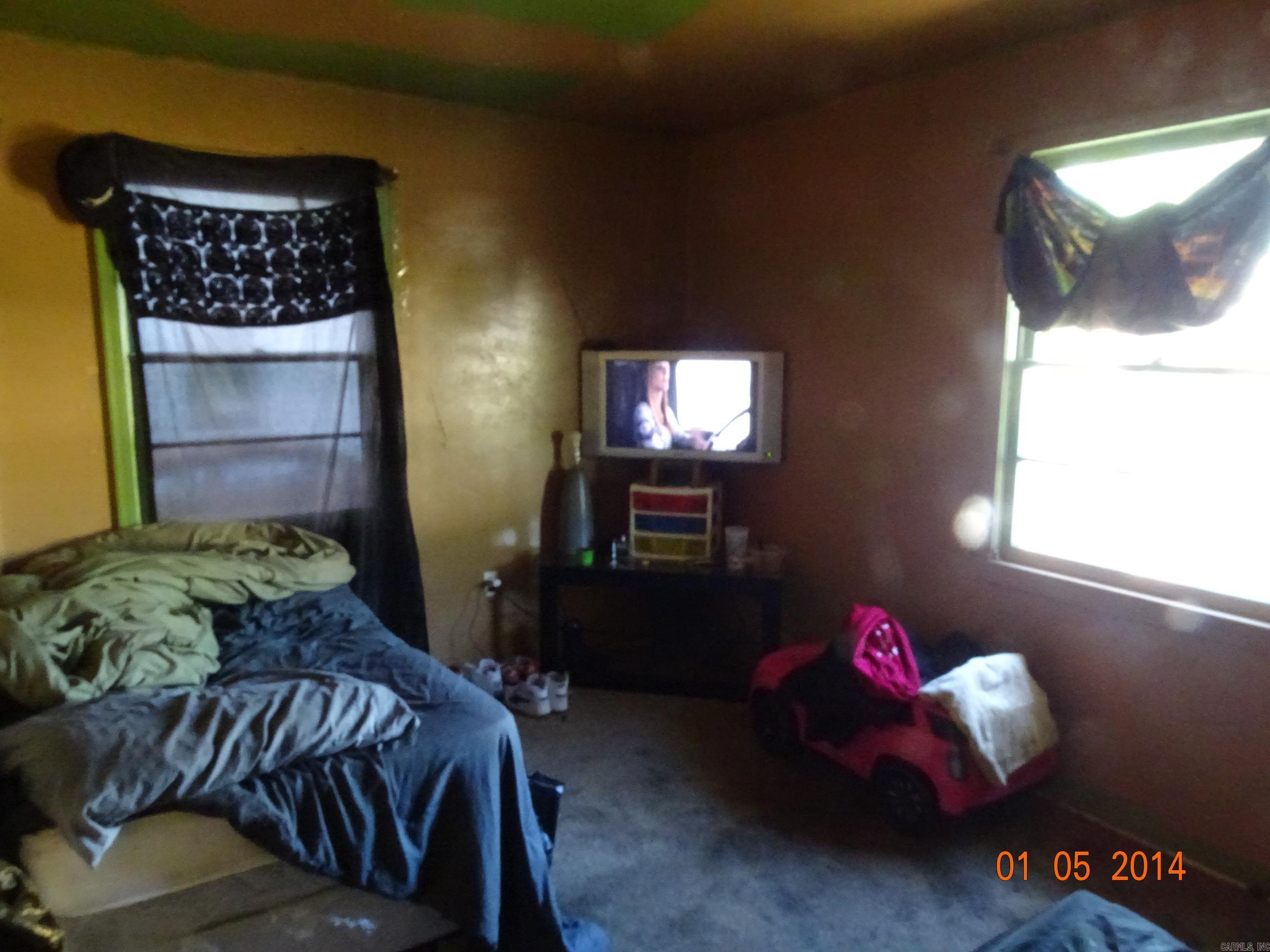 2001 Brown Street Property Photo 9