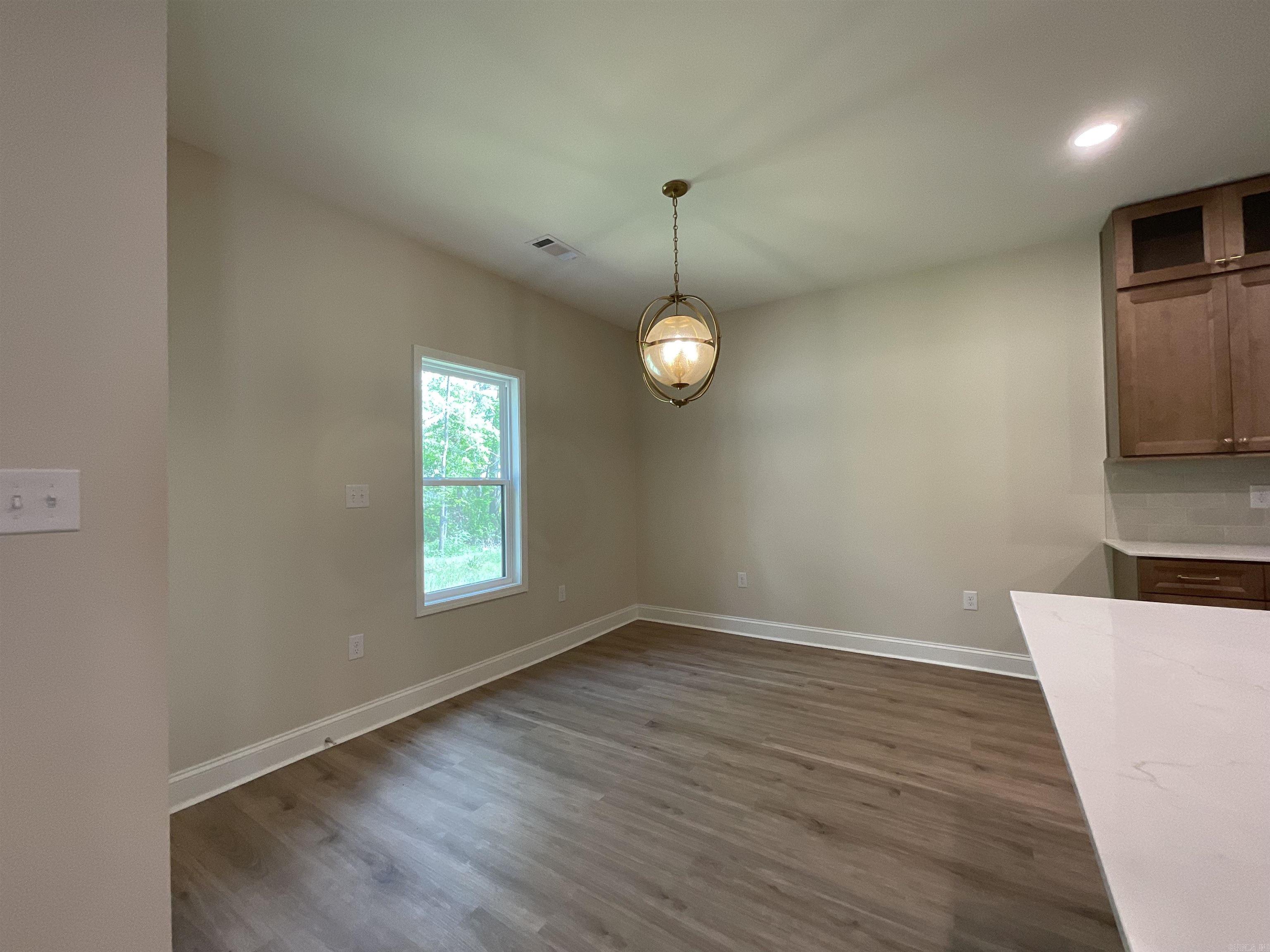 929 N Jeff Davis Avenue Property Photo 5