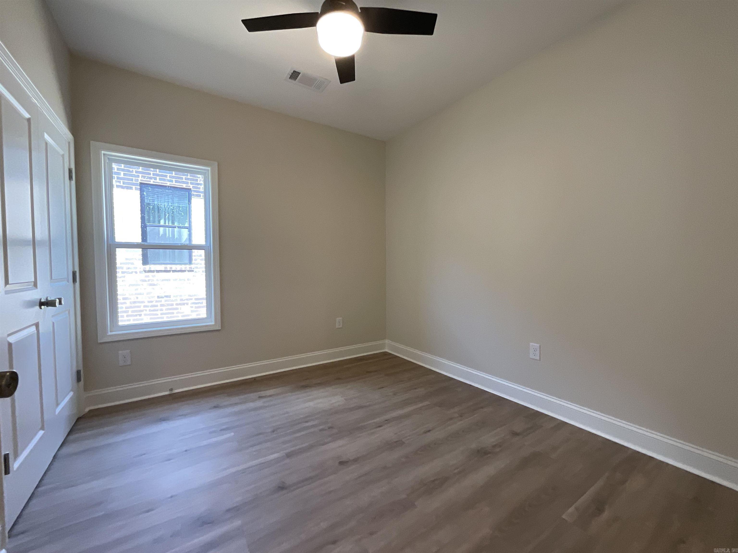 929 N Jeff Davis Avenue Property Photo 21