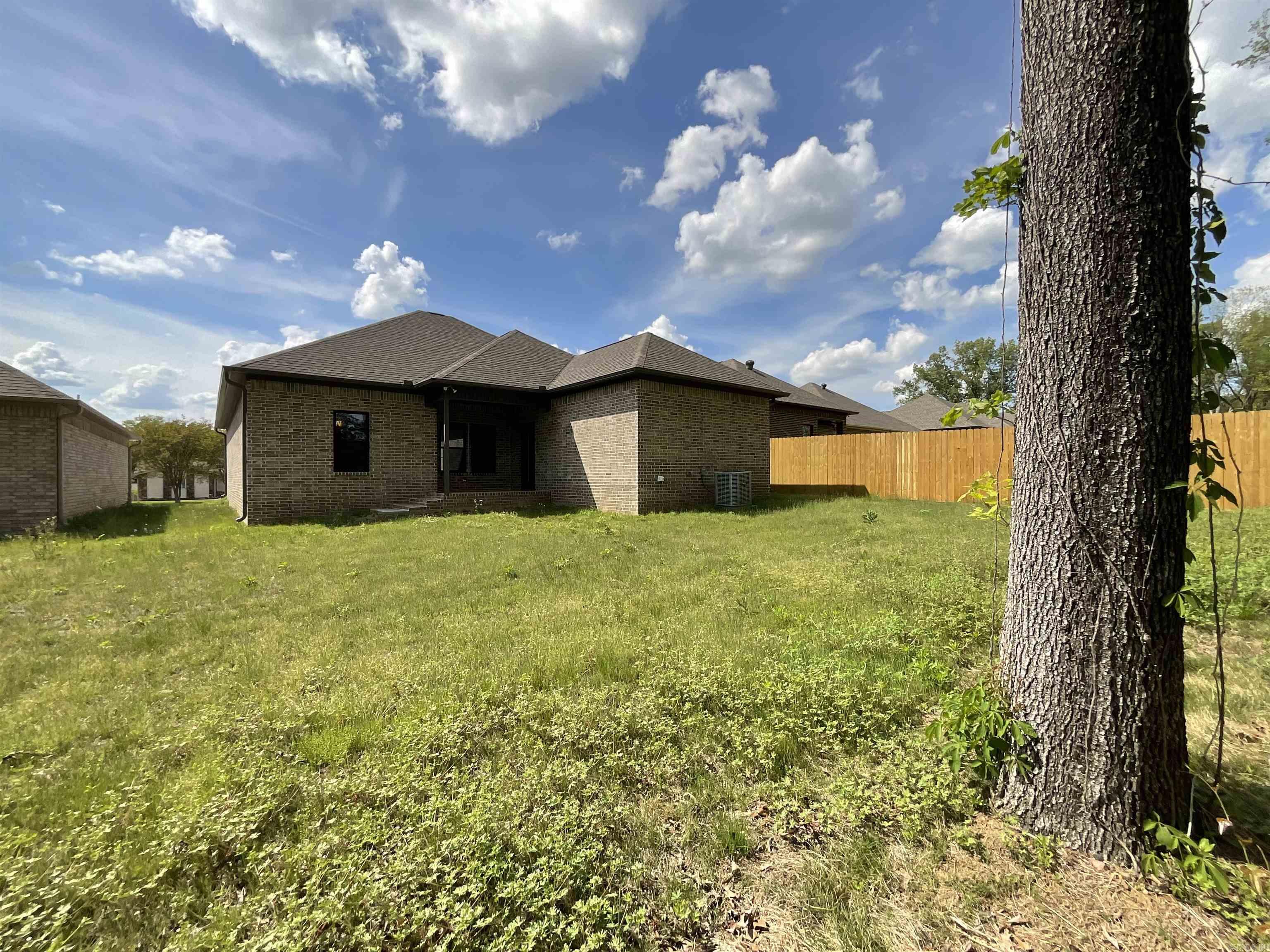 929 N Jeff Davis Avenue Property Photo 29