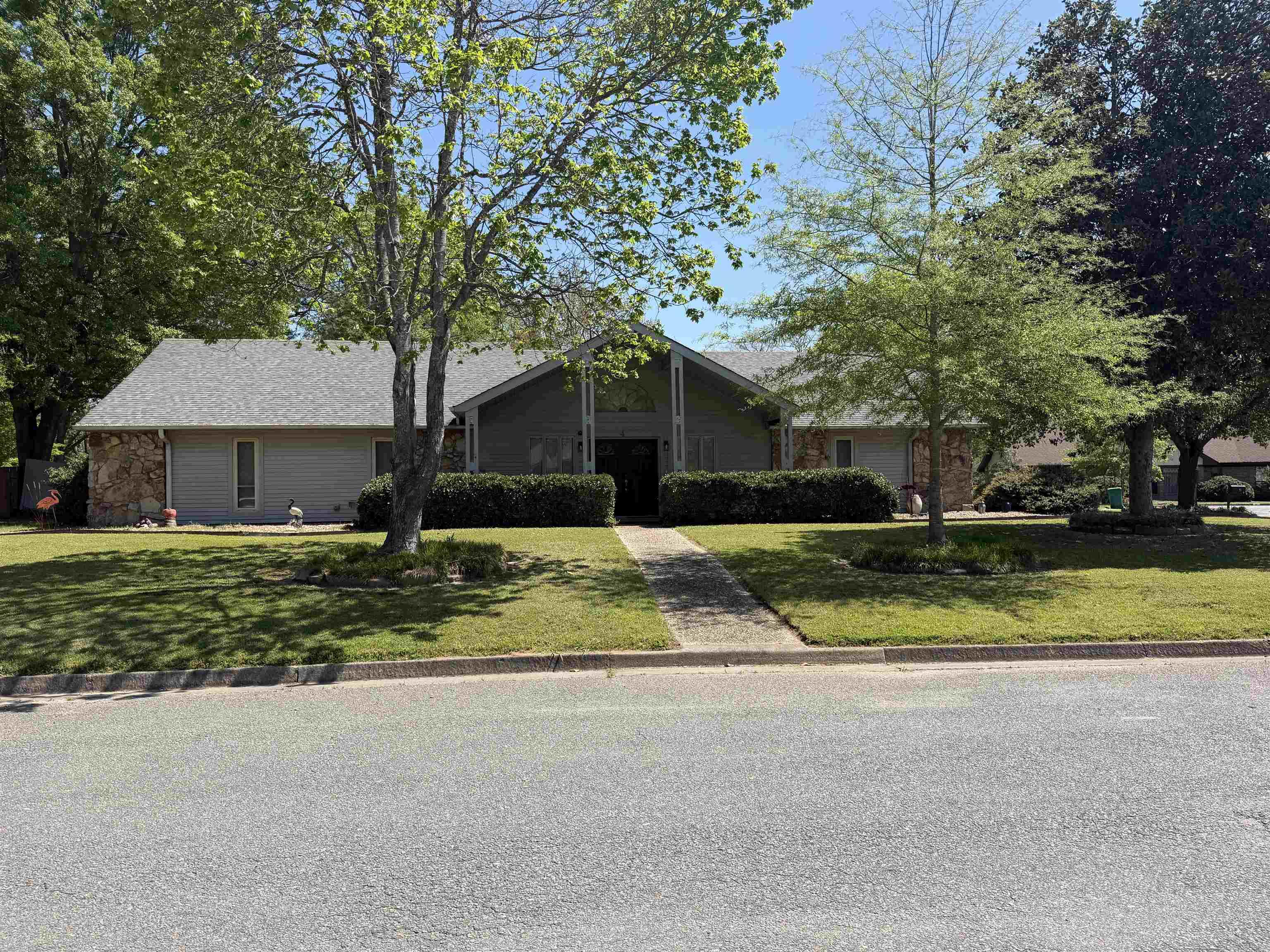 4 Stratford Property Photo 2