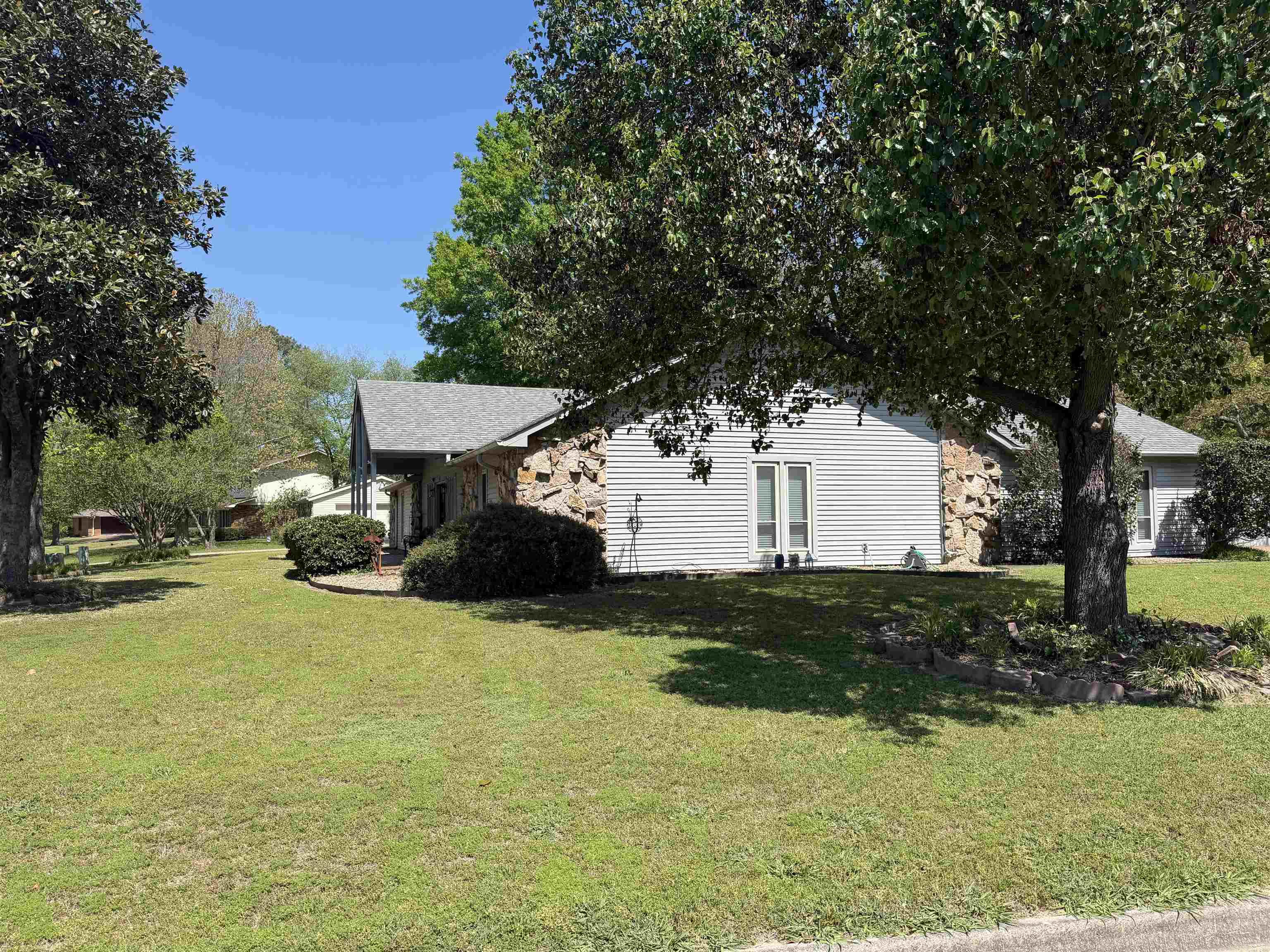 4 Stratford Property Photo 5