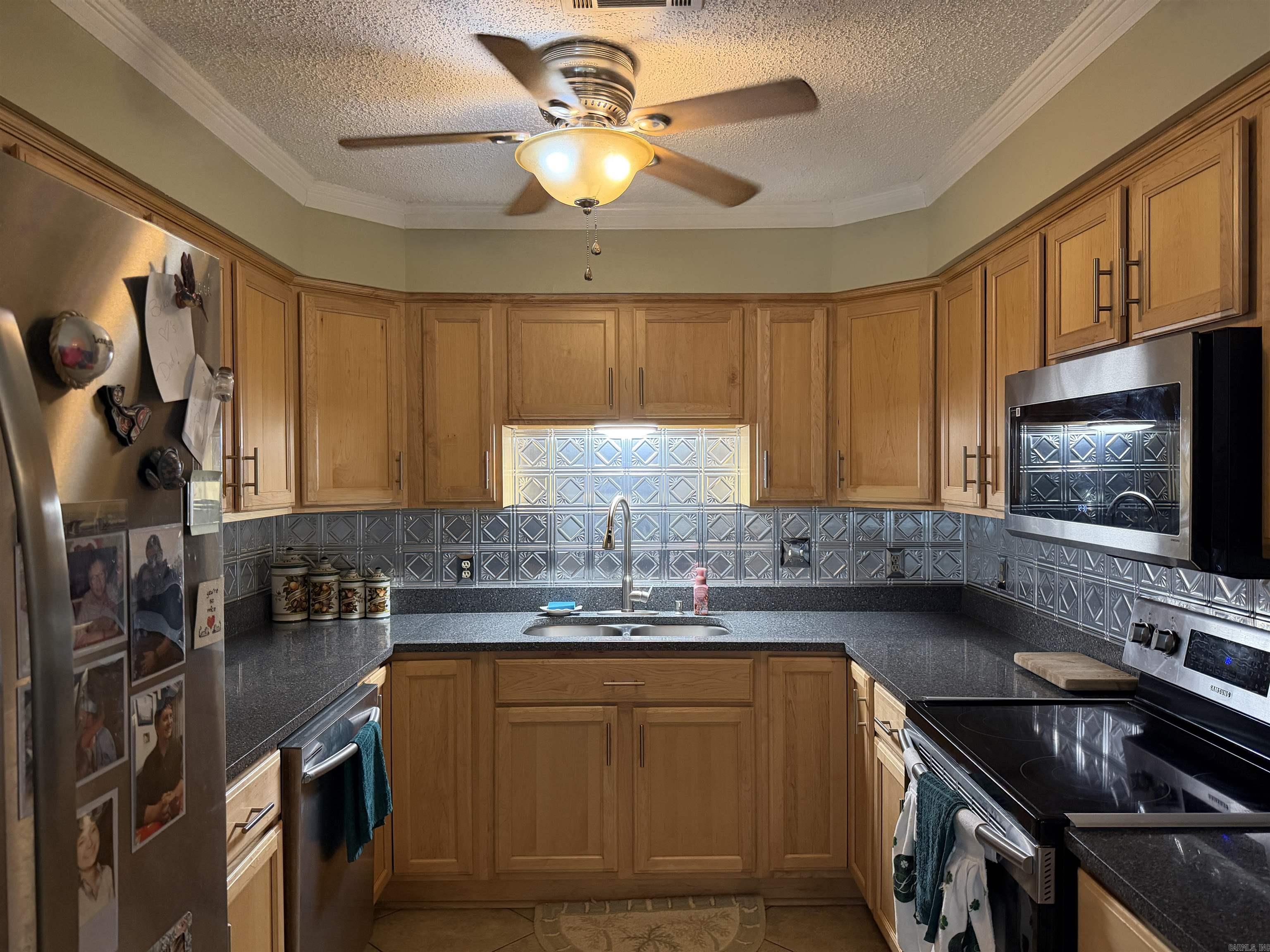 4 Stratford Property Photo 10