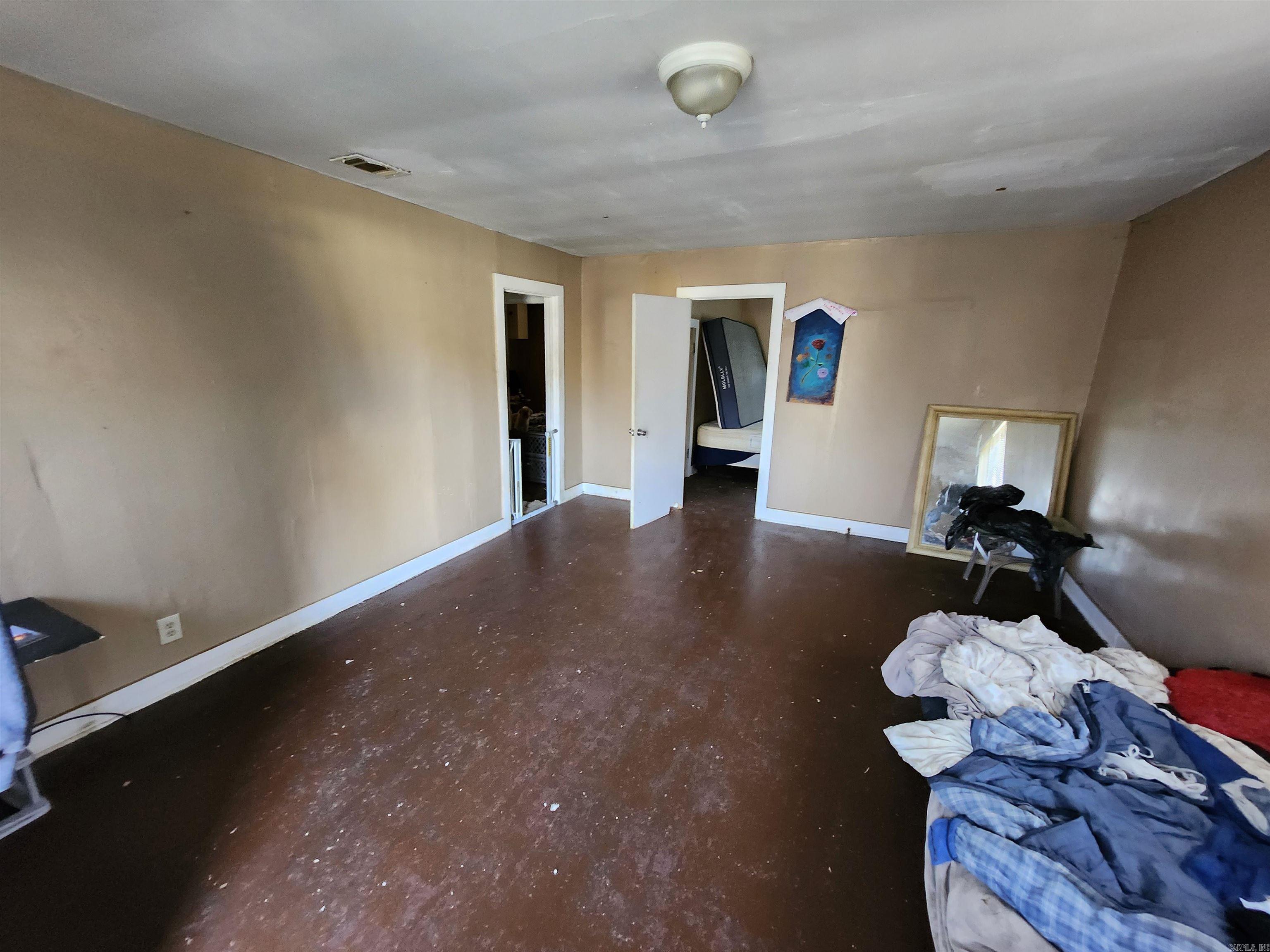 4401 W 18th Property Photo 2