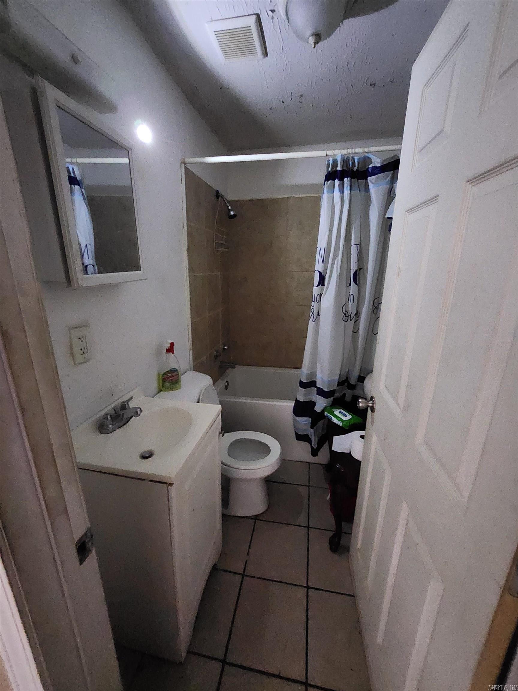 4401 W 18th Property Photo 5