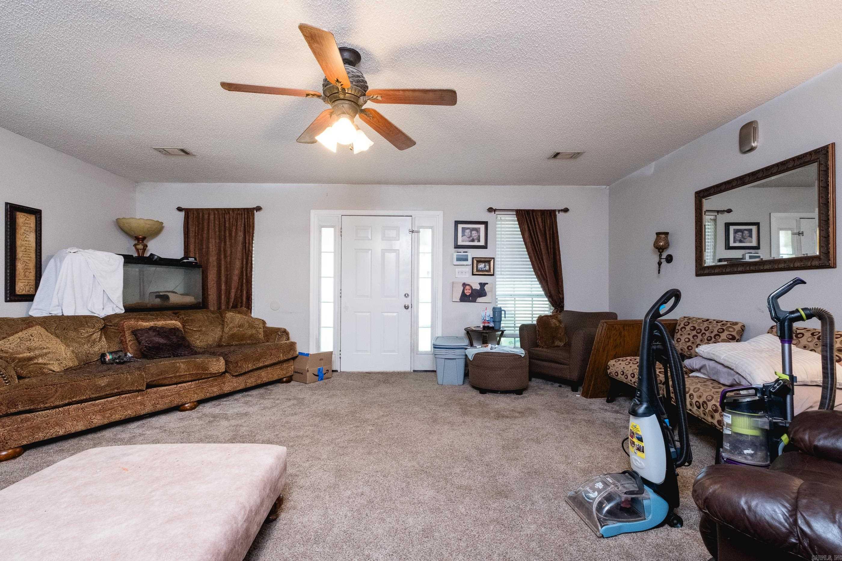 13203 Old River Dr Property Photo 5