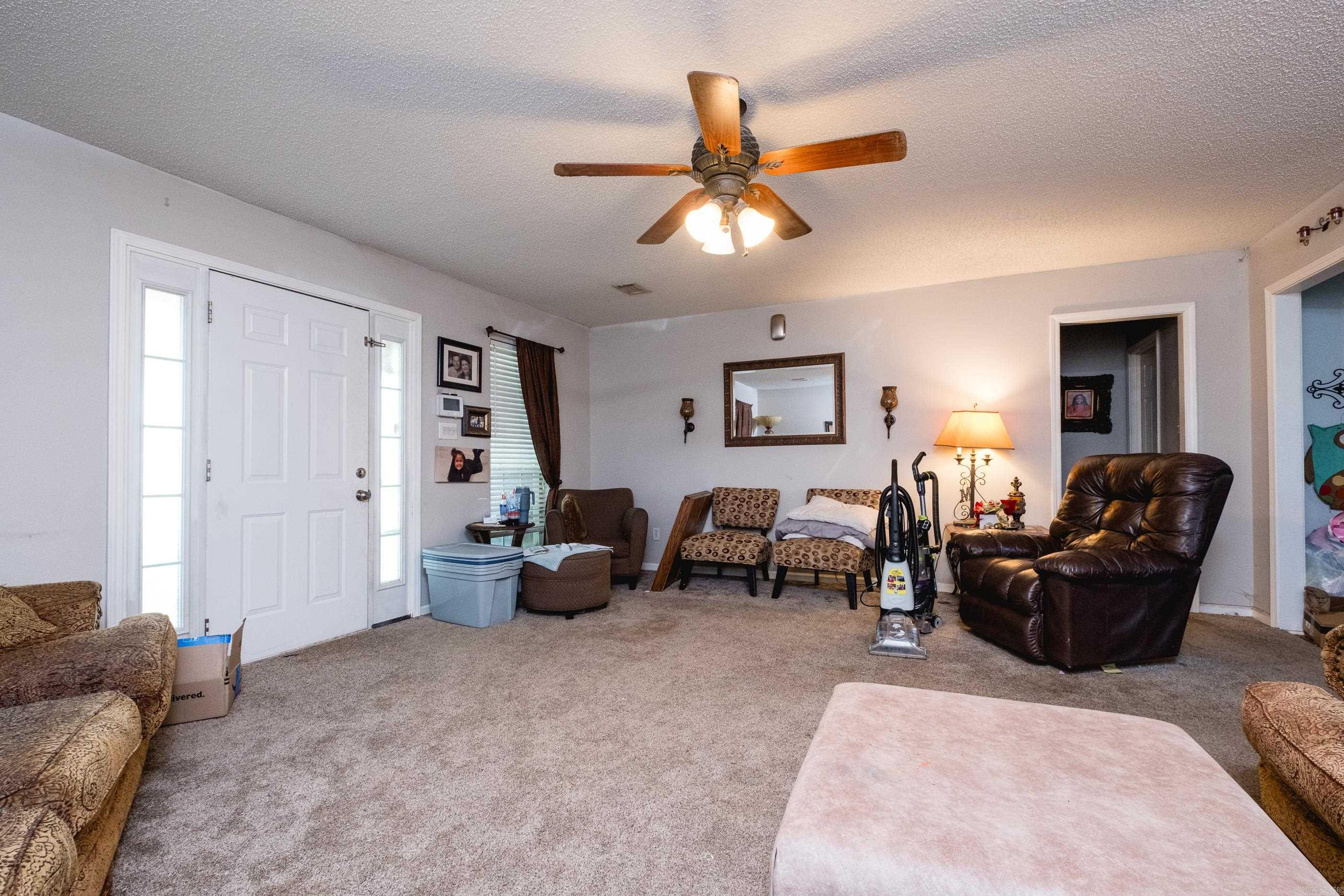 13203 Old River Dr Property Photo 6