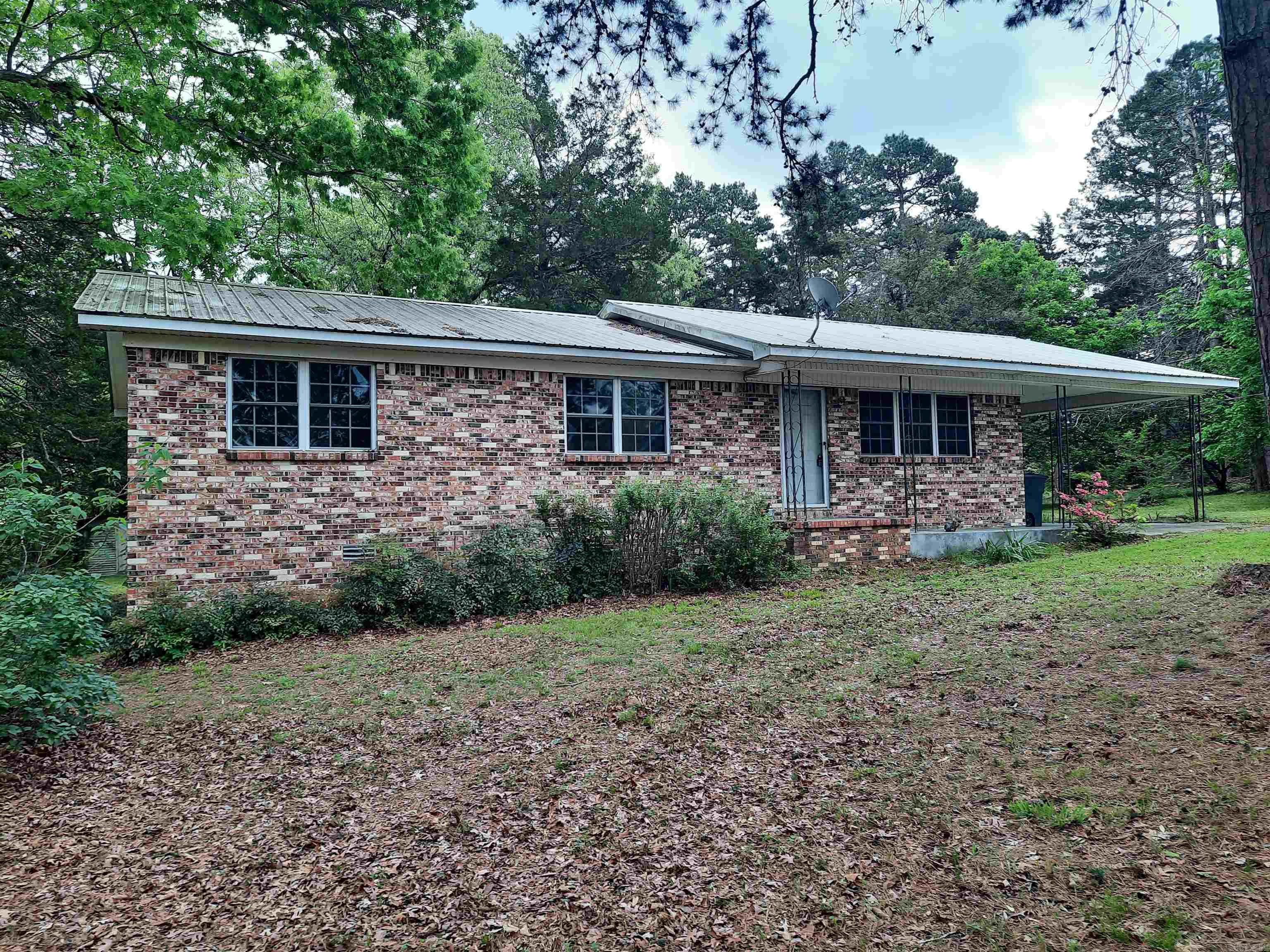 413 Redbud Avenue Property Photo 5