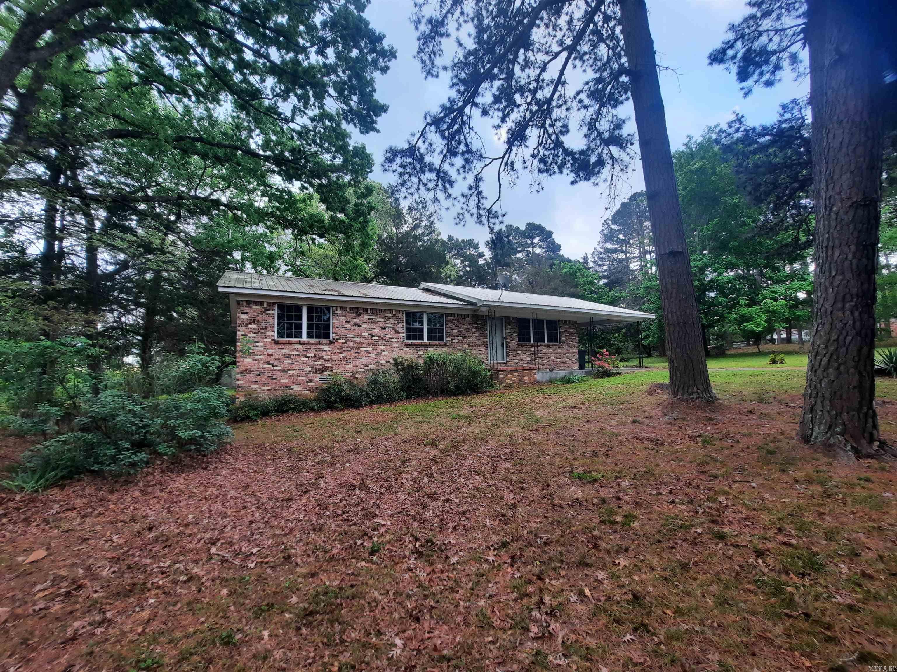413 Redbud Avenue Property Photo 7