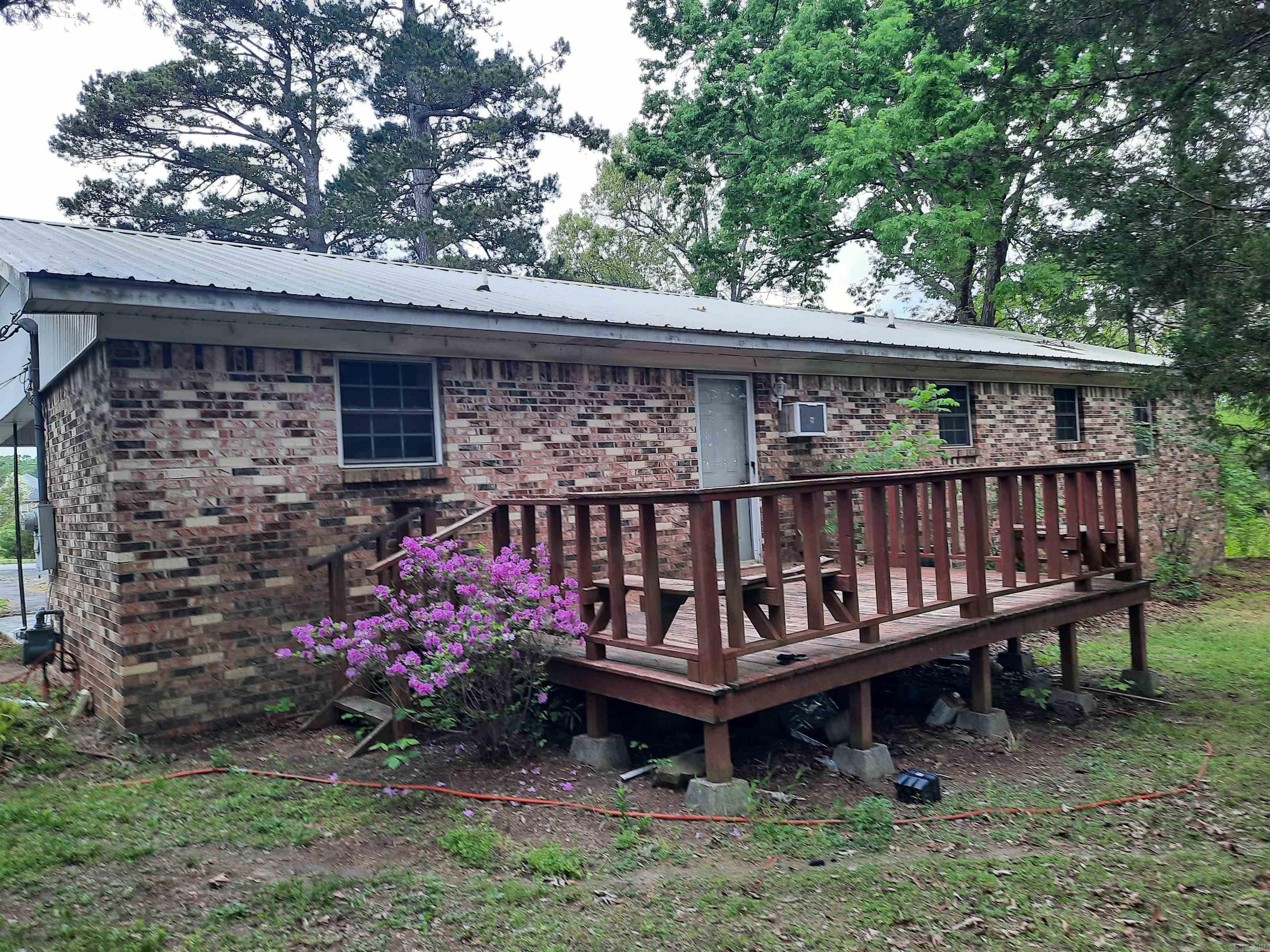 413 Redbud Avenue Property Photo 12