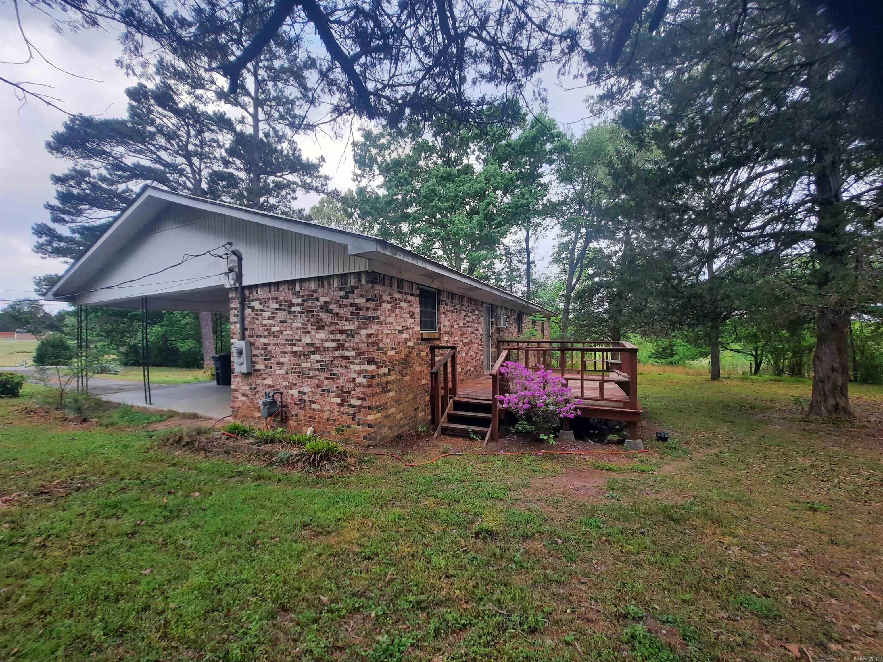 413 Redbud Avenue Property Photo 18