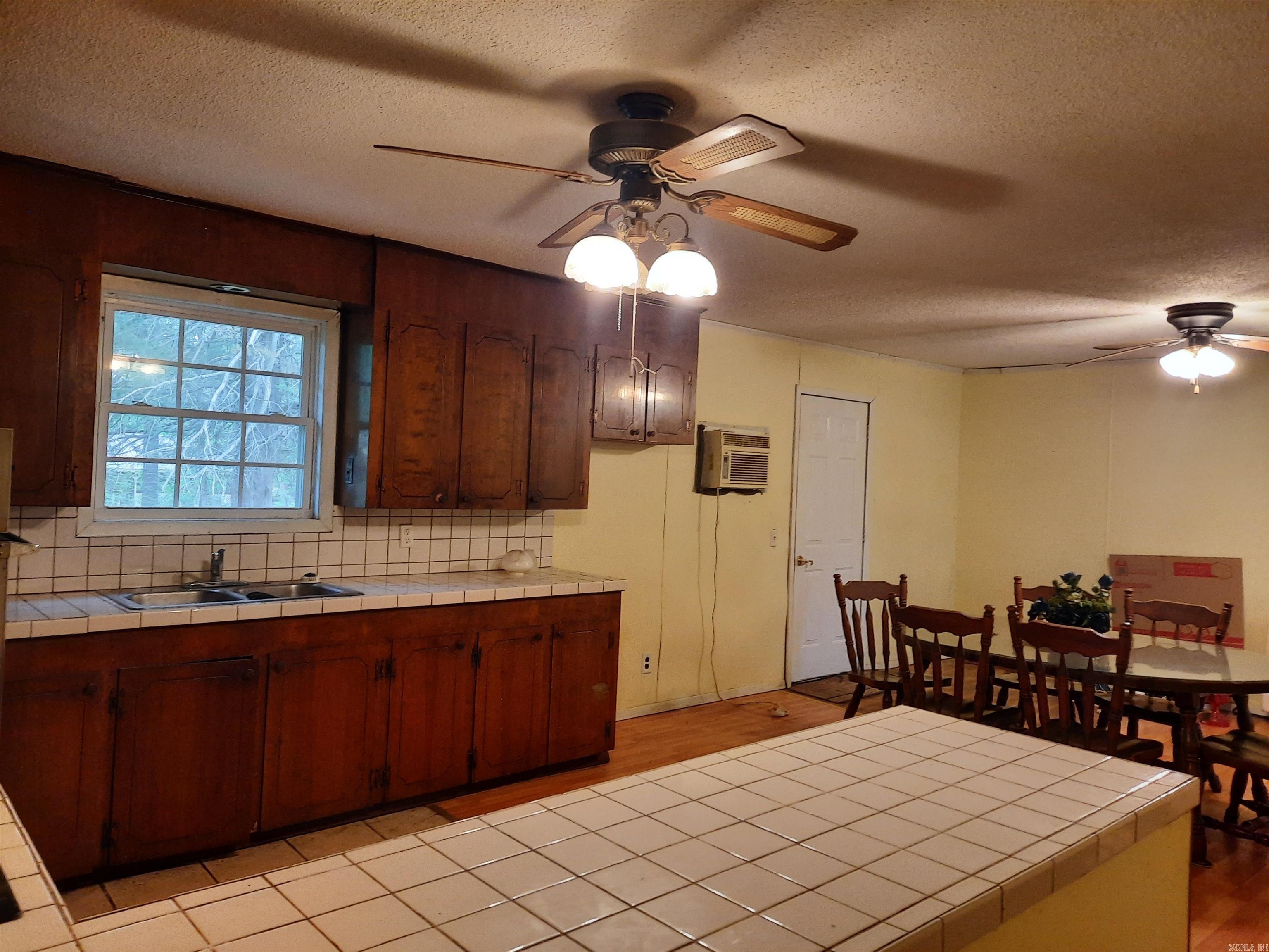 413 Redbud Avenue Property Photo 21