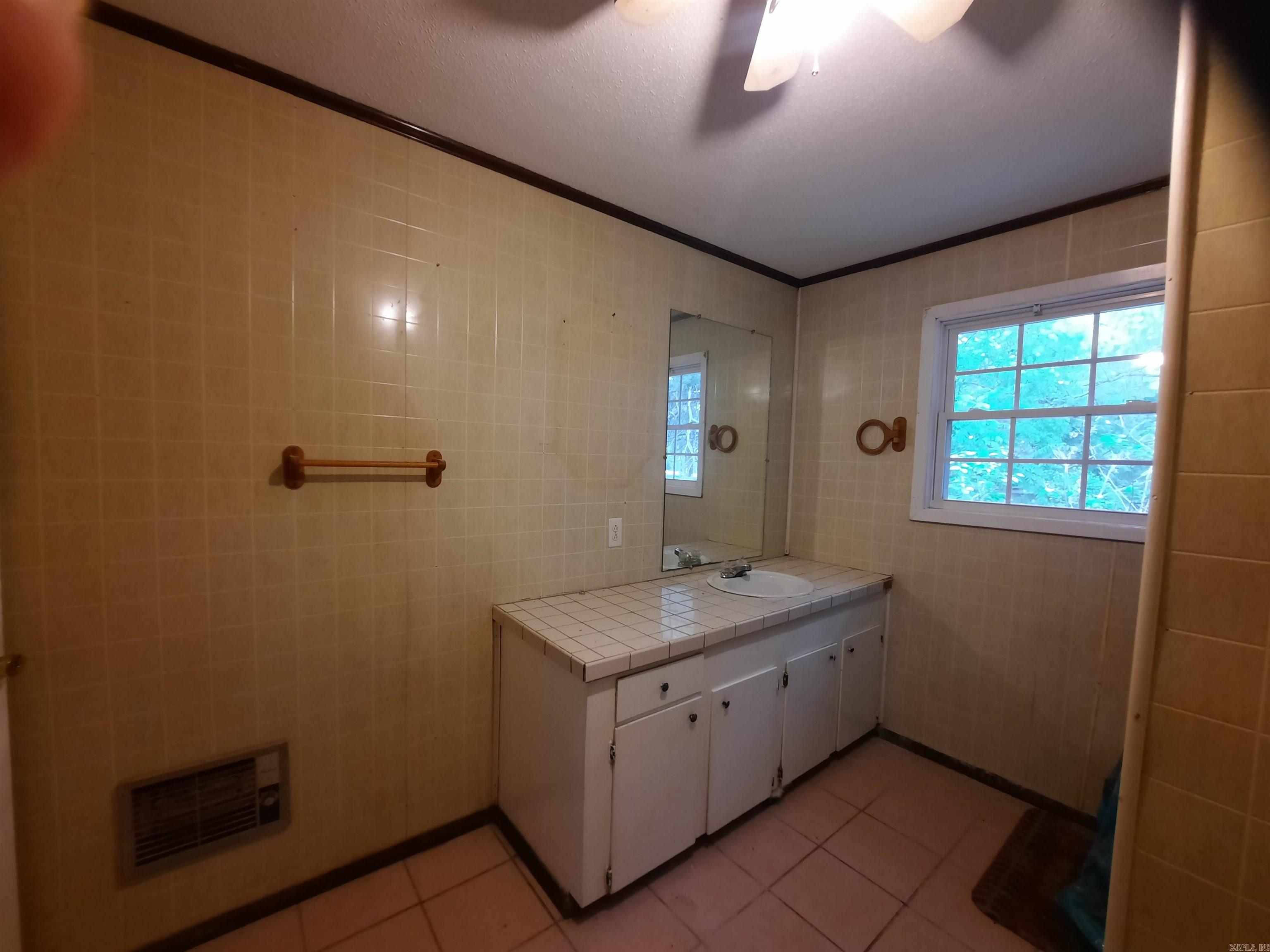 413 Redbud Avenue Property Photo 27