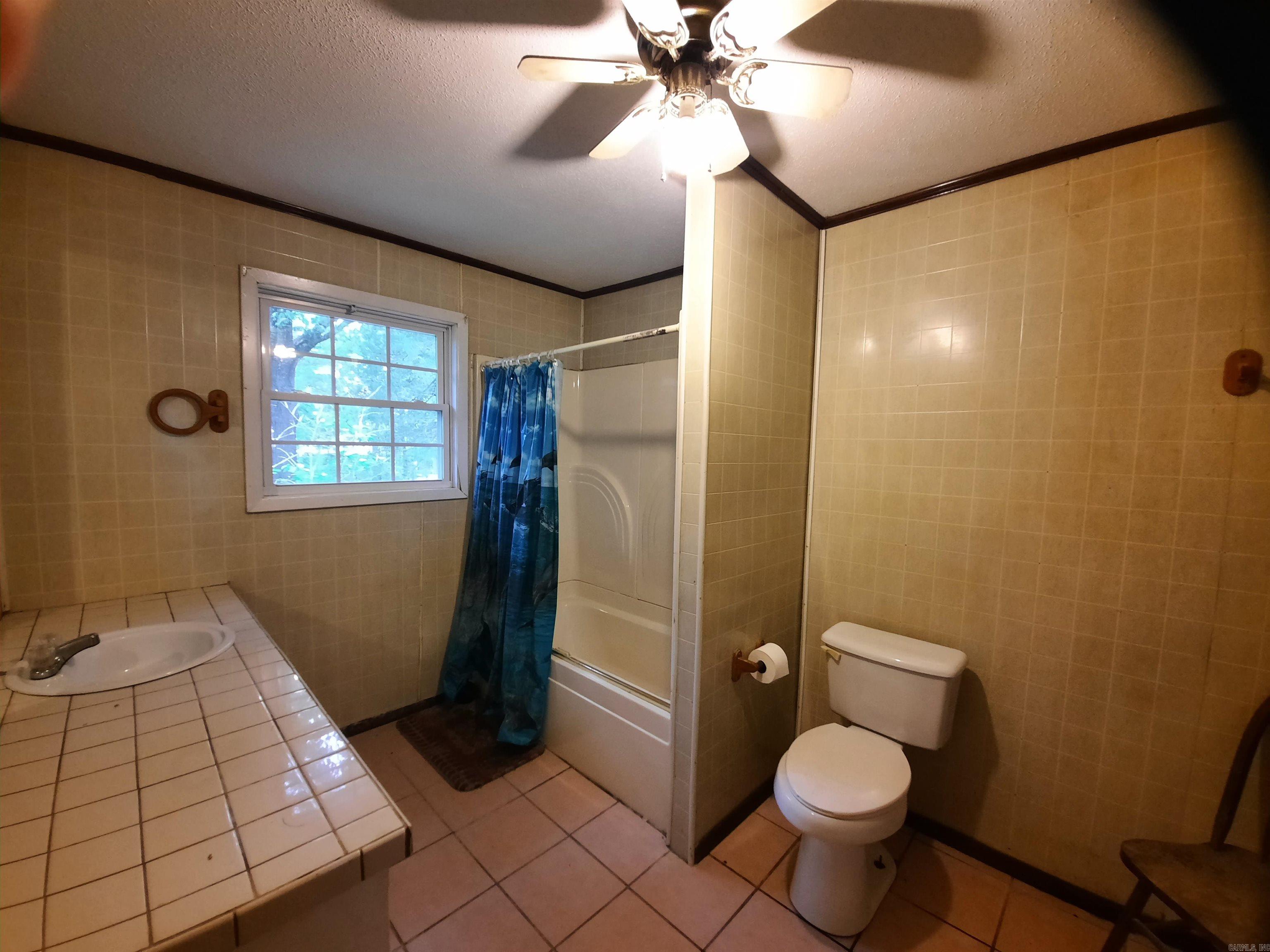 413 Redbud Avenue Property Photo 28