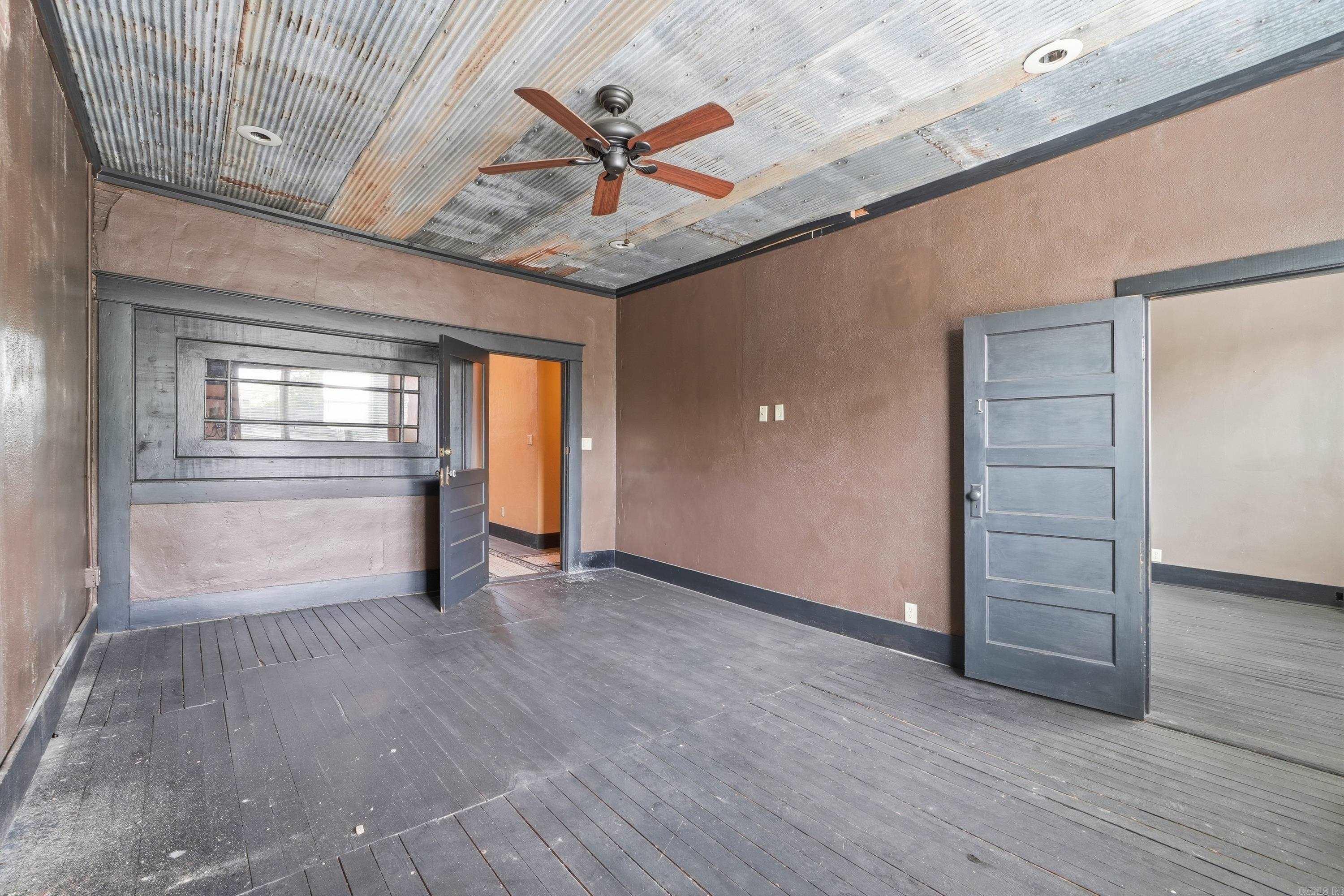 308 W Main Street Property Photo 10