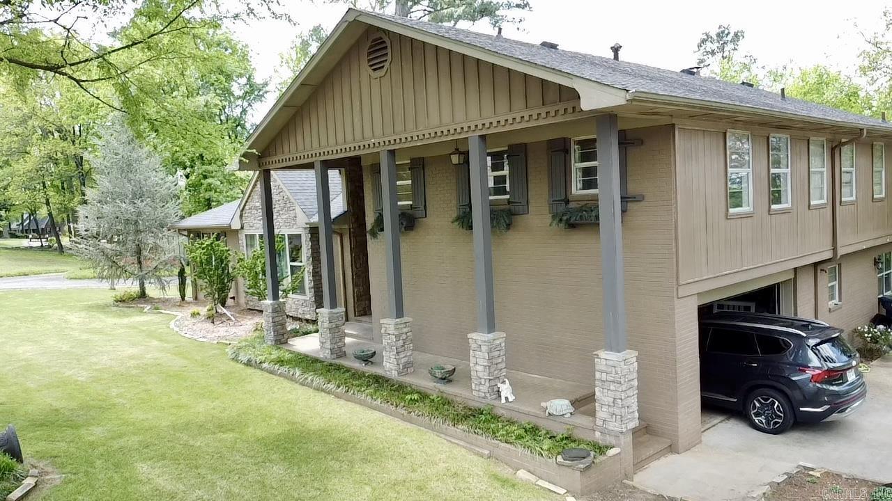 2 Briarwood Ln Property Photo 5